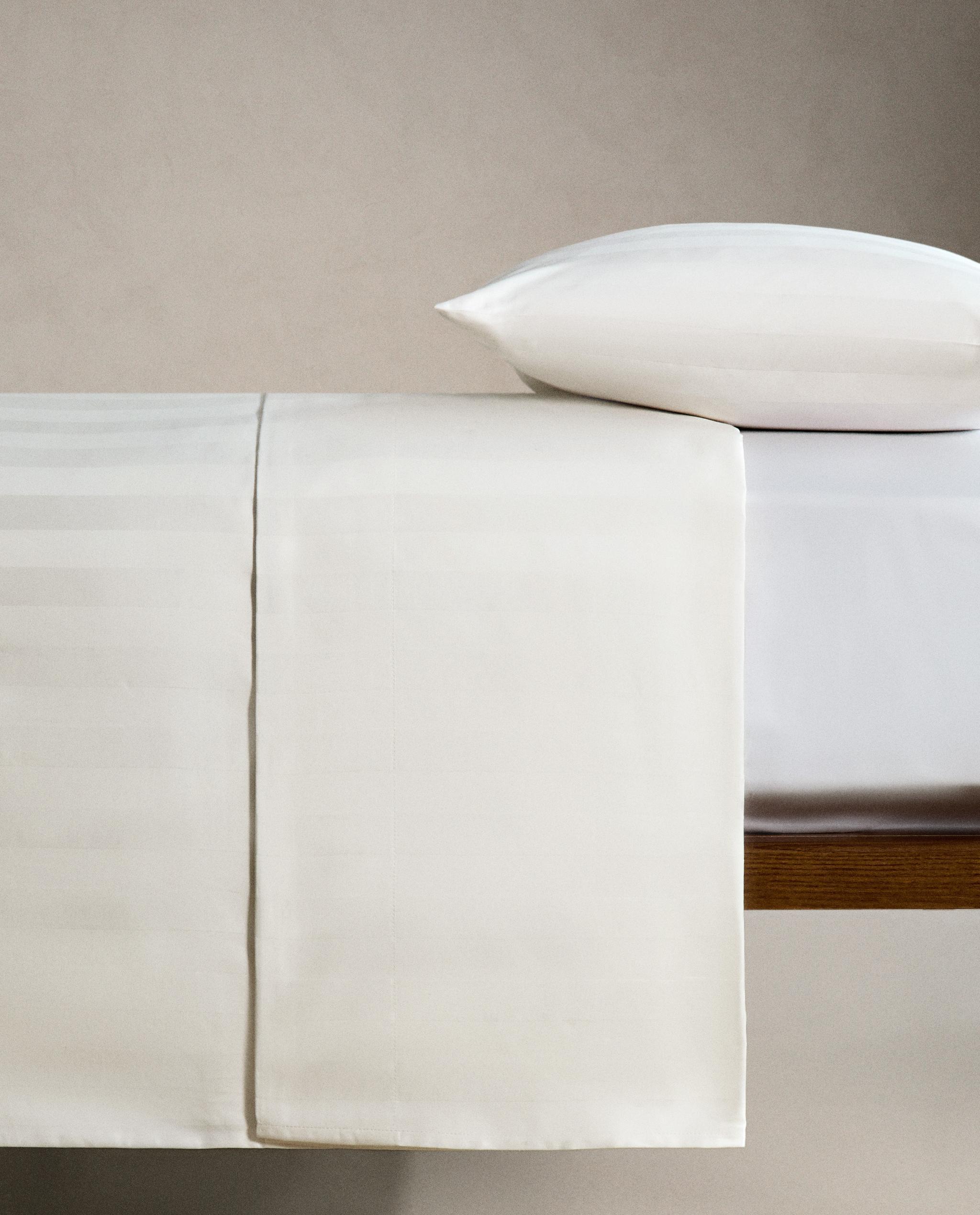 サテン ストライプ フラットシーツ (500スレッドカウント) | Zara Home