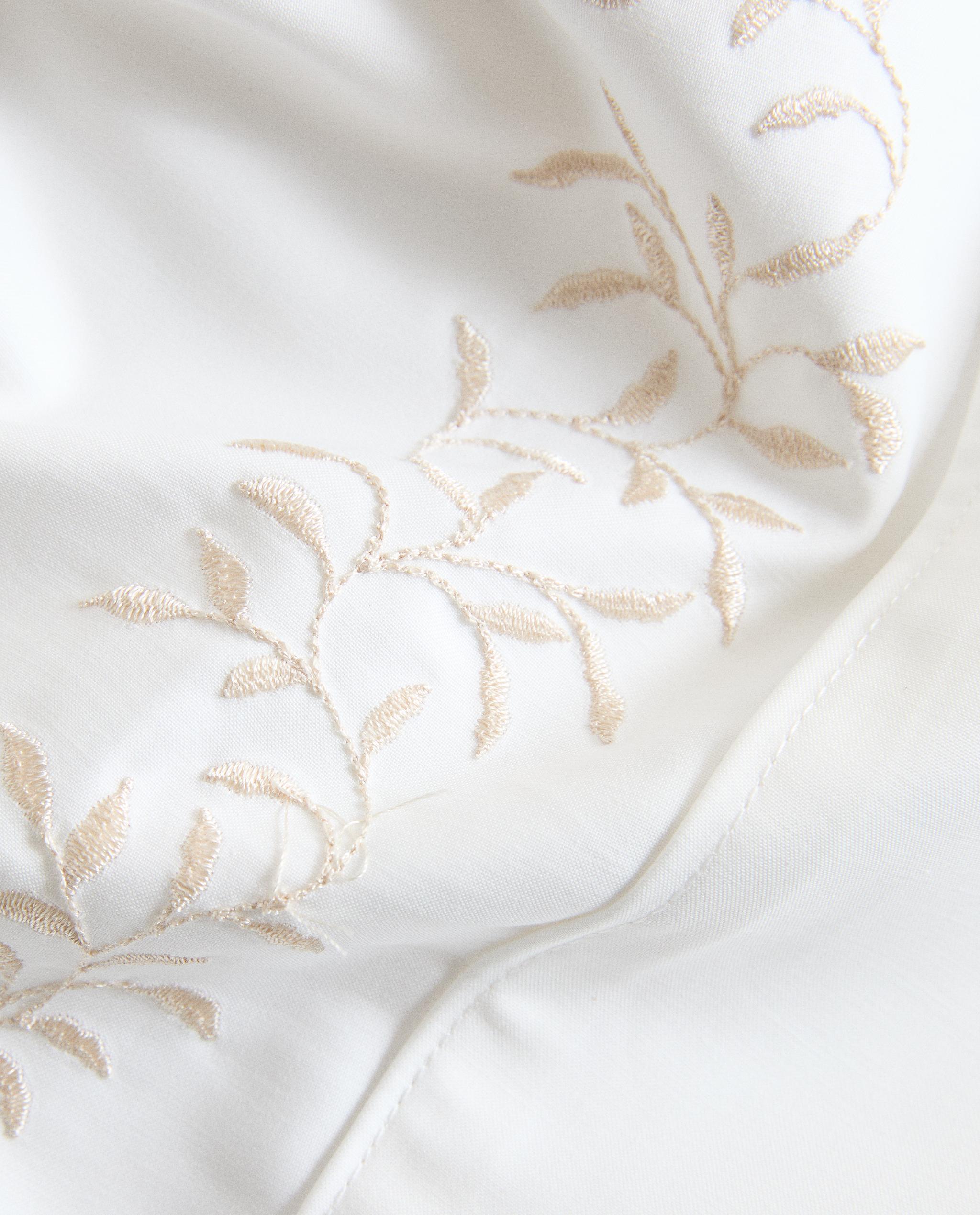 PLANT EMBROIDERED SATIN TABLECLOTH product thumbnail 6