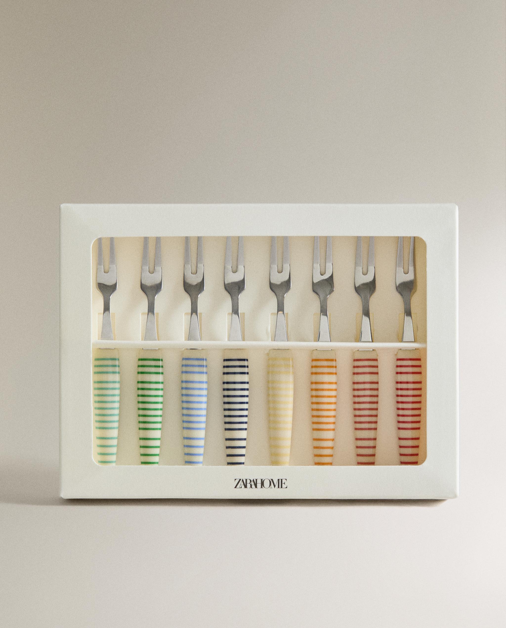PACK OF STRIPED COCKTAIL PICKS (PACK OF 8) product thumbnail 3