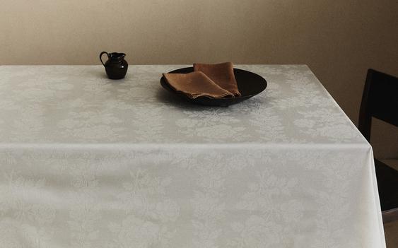 NAPPE JACQUARD ROSES