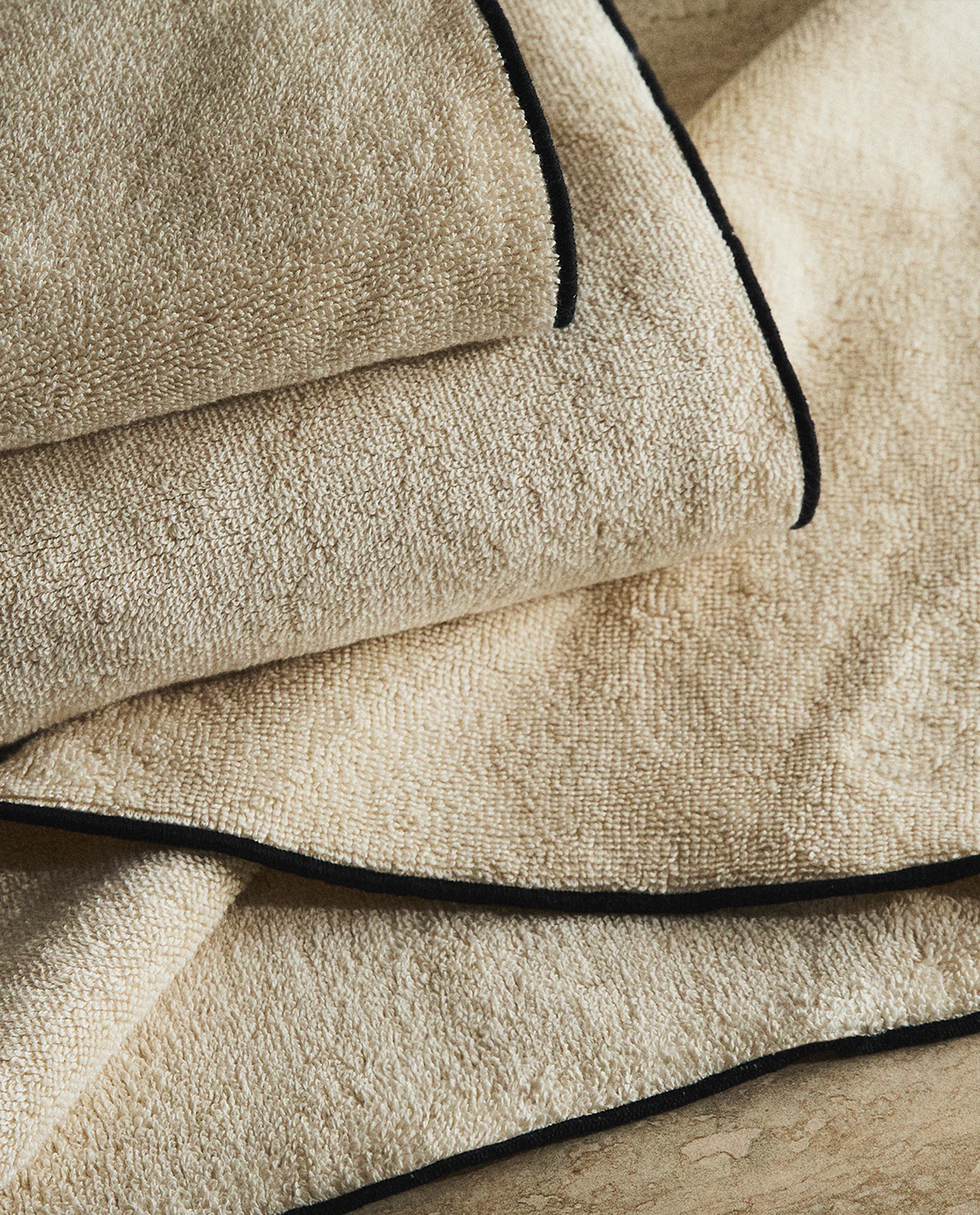 OVERLOCK COTTON BATH TOWEL - BESTSELLERS - BATHROOM | Zara Home United States of America | Zara Home United States of America