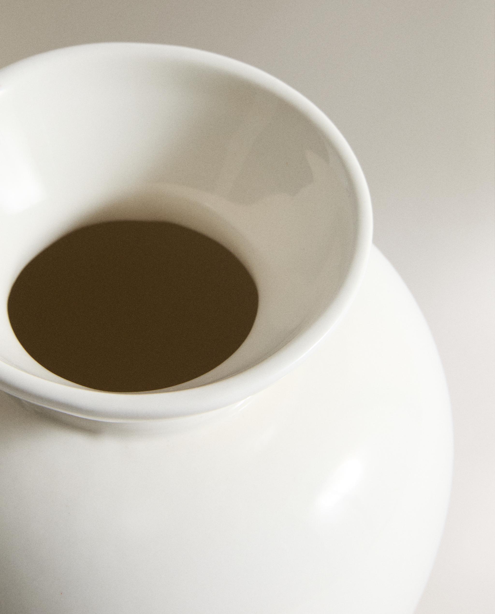 DECORATIVE CREAM CERAMIC VASE product thumbnail 6