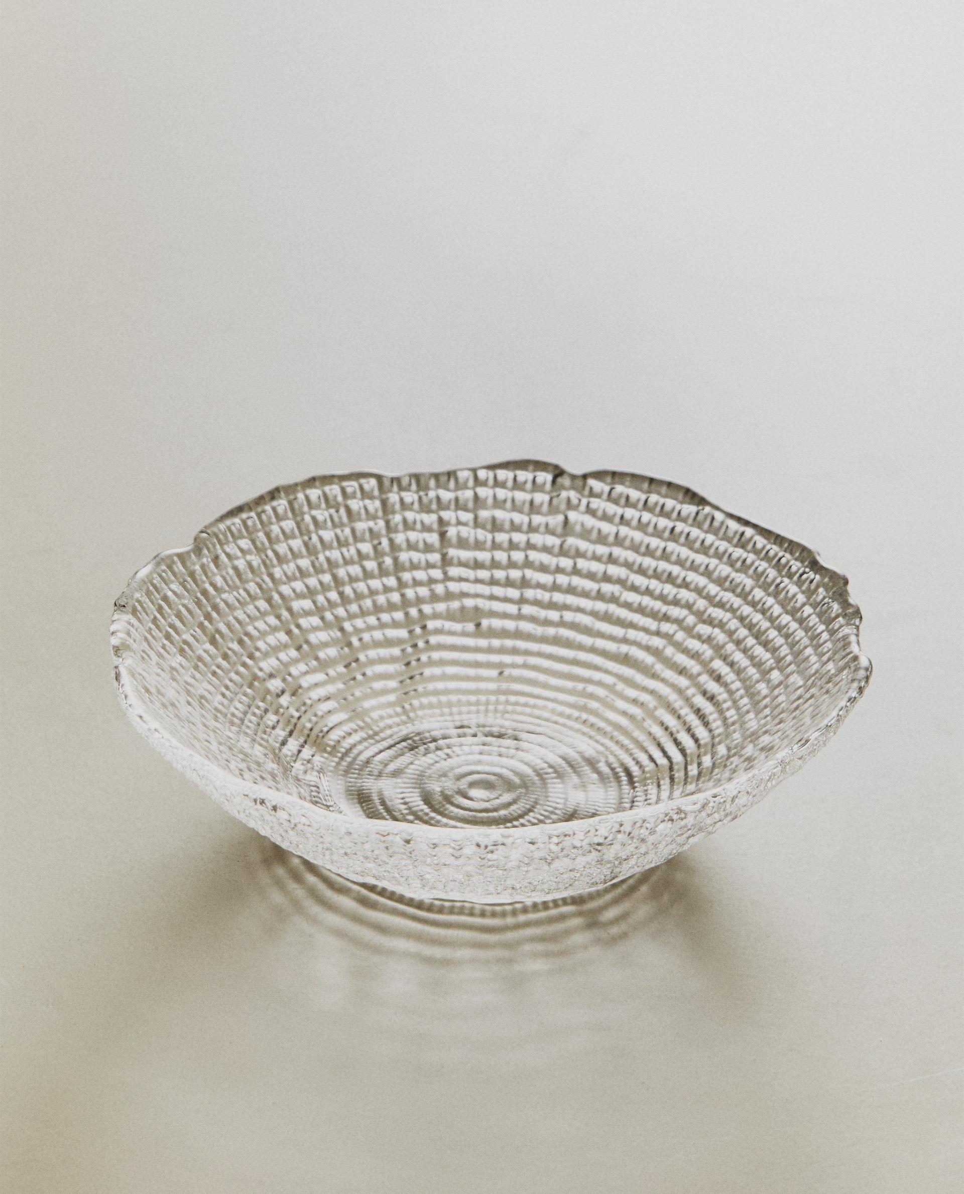 GLASS BOWL WITH RAISED DESIGN product thumbnail 4