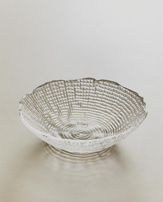 GLASS BOWL WITH RAISED DESIGN