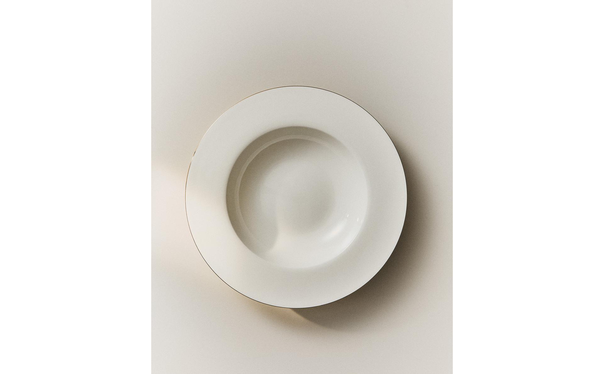 RIMMED BONE CHINA SOUP PLATE RIMMED BONE CHINA SOUP PLATE