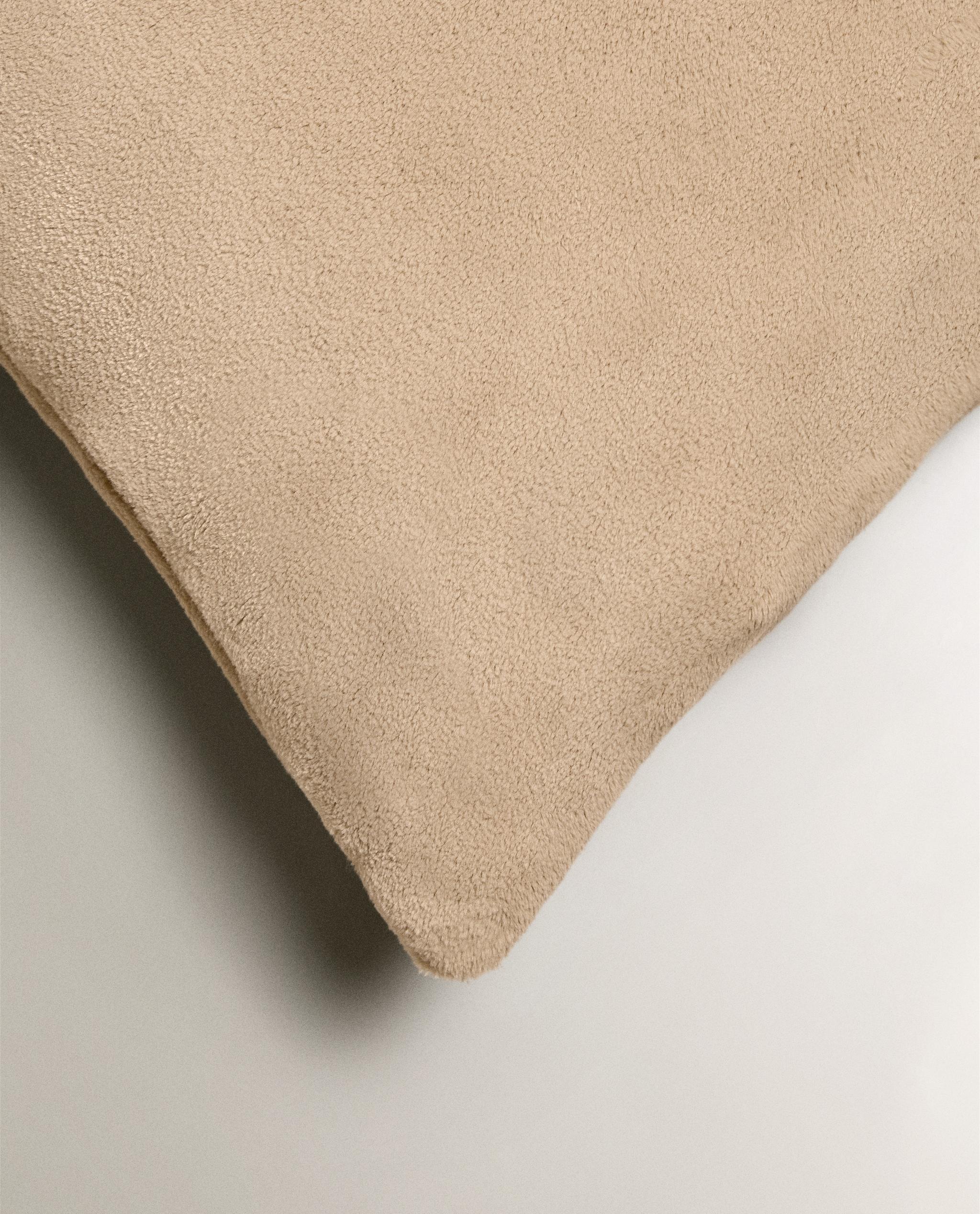 フェイクファー クッションカバー | Zara Home 日本/Japan