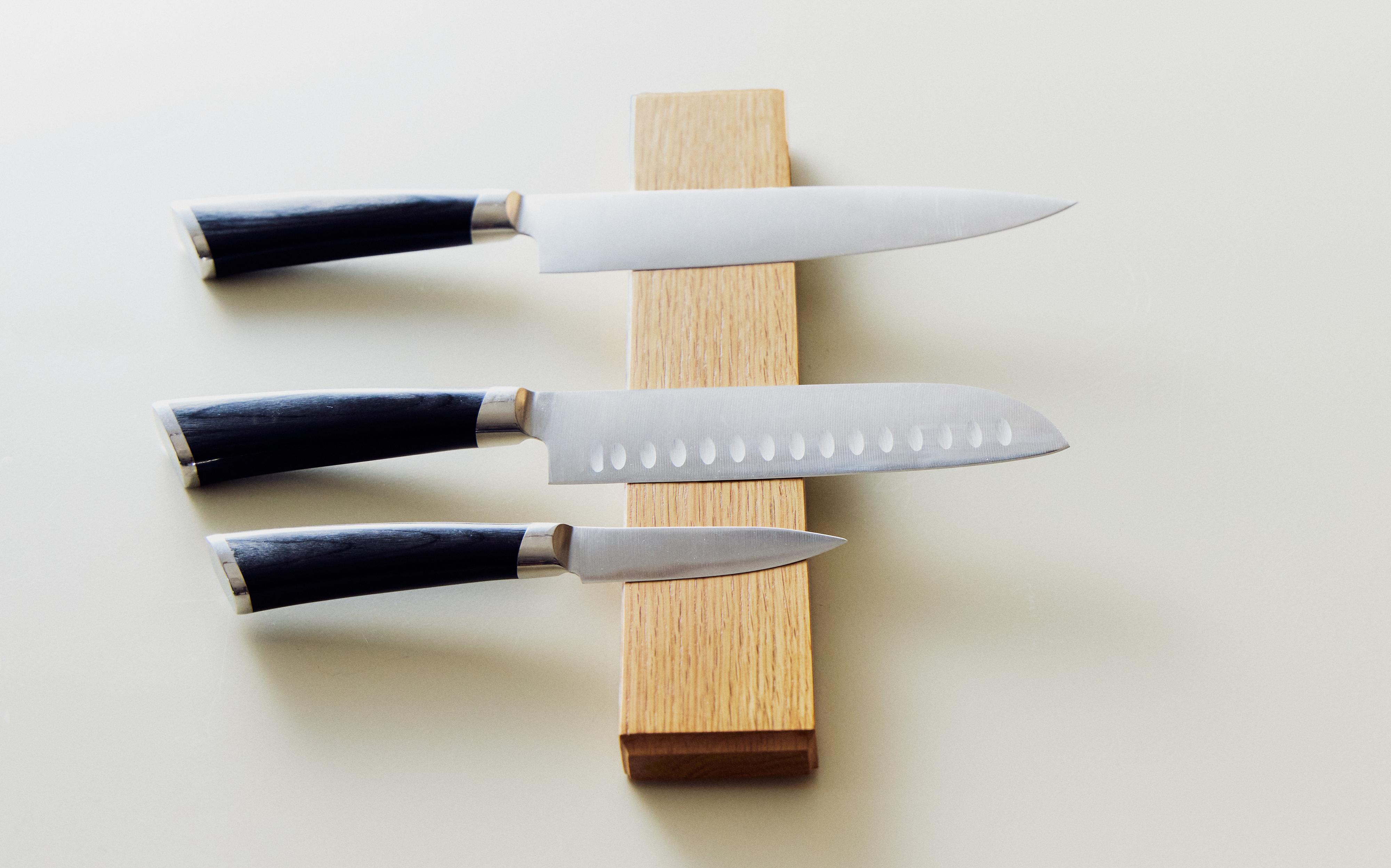 MAGNETIC OAK KNIFE BLOCK product thumbnail 9