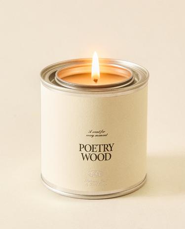 (230 G) POETRY WOOD SCENTED CANDLE