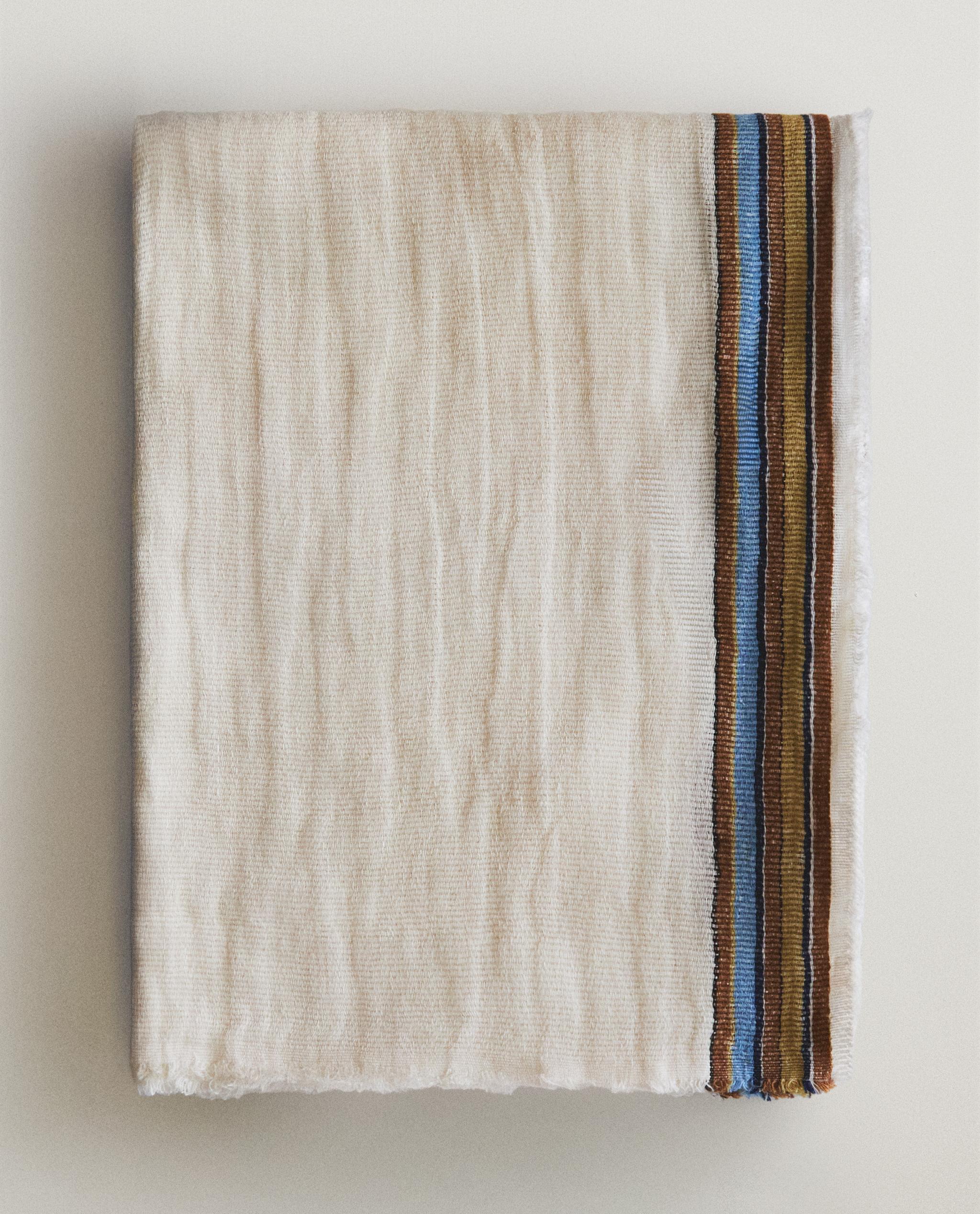 STRIPED LINEN THROW product thumbnail 8