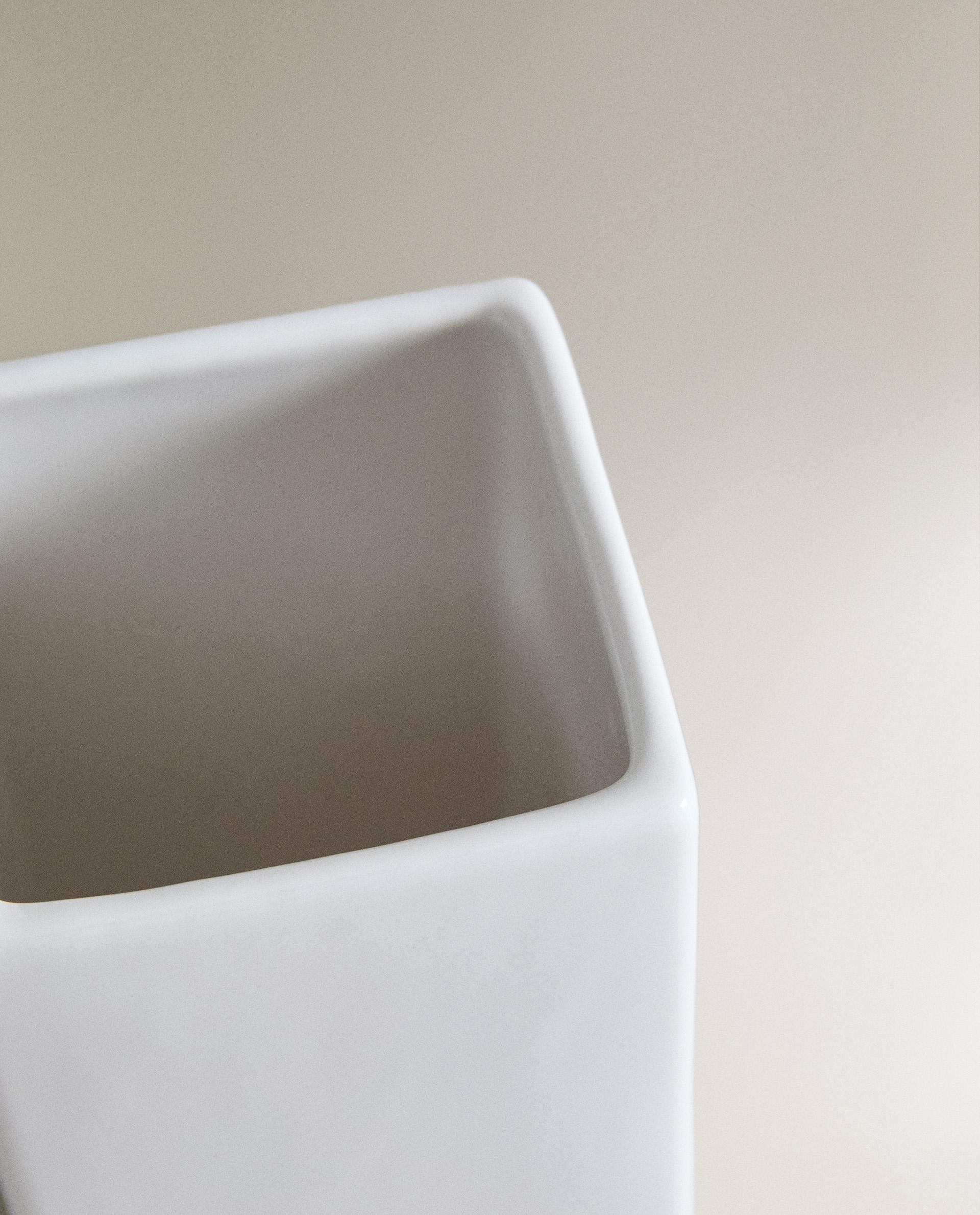 WHITE EARTHENWARE BATHROOM SET product thumbnail 16