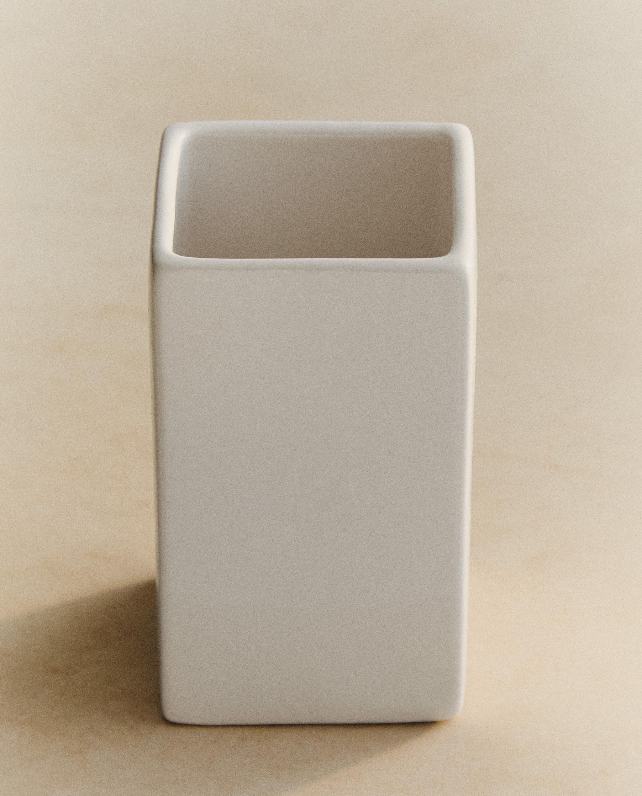 WHITE EARTHENWARE TOOTHBRUSH HOLDER product thumbnail 7