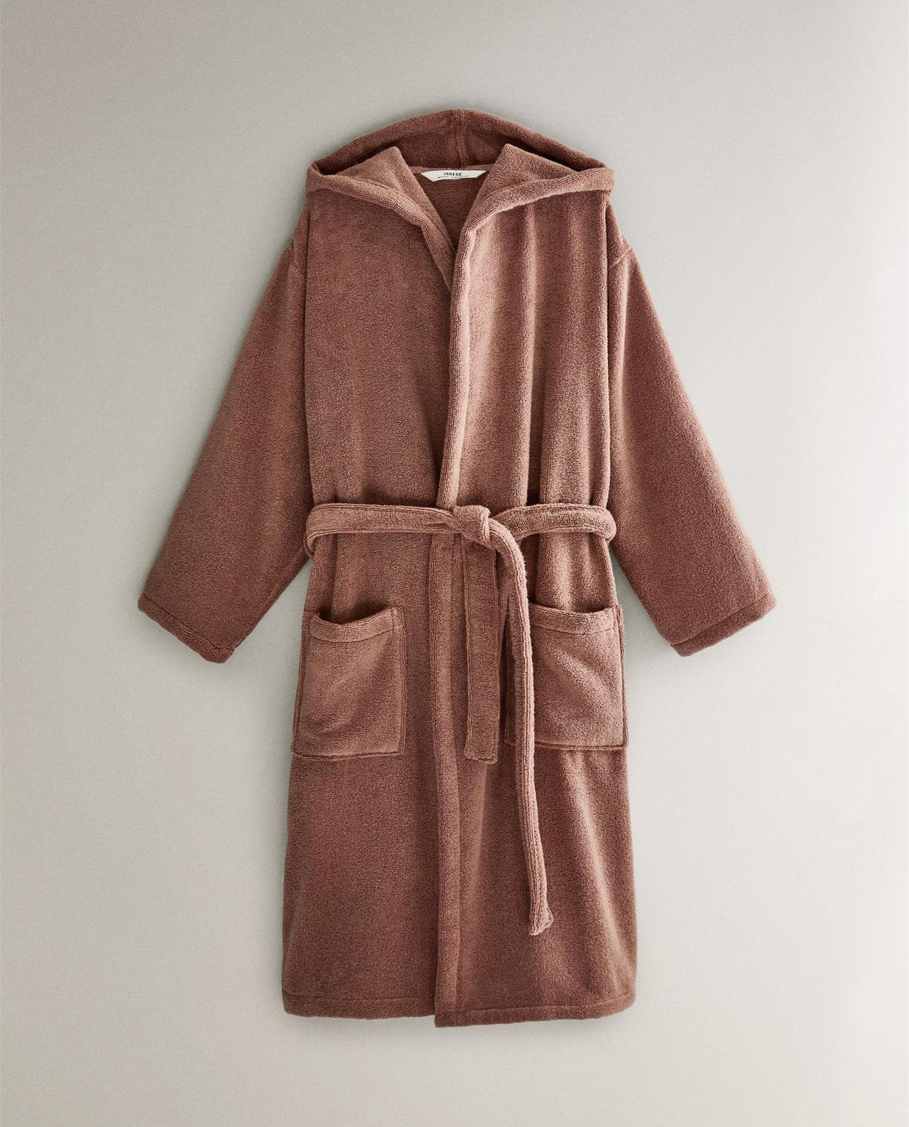 (380 GXM²) PEIGNOIR EXTRA-DOUX À CAPUCHE - PEIGNOIRS ET CHAUSSONS - SALLE DE BAIN | Zara Home France | Zara Home France