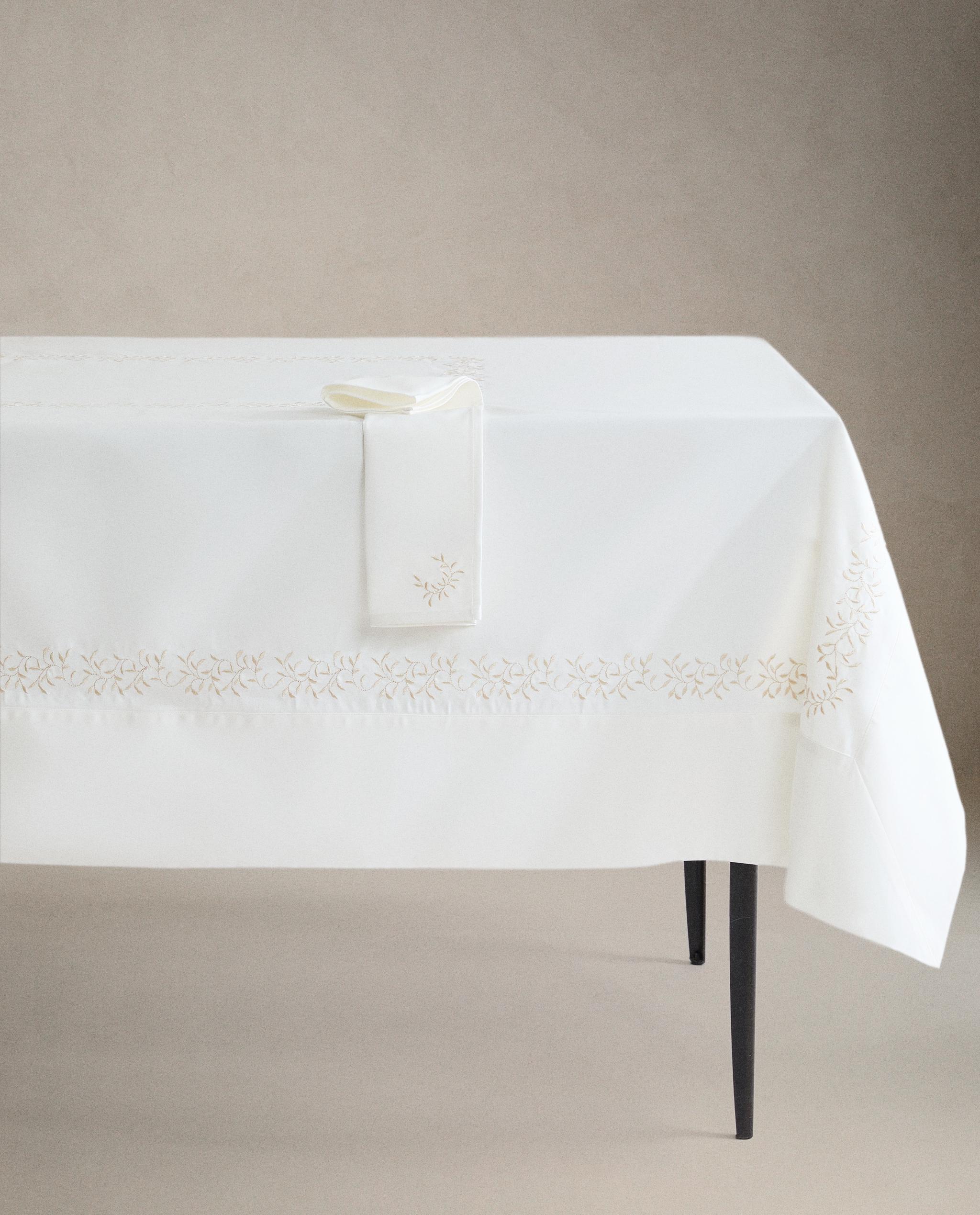 PLANT EMBROIDERED SATIN TABLECLOTH product thumbnail 3