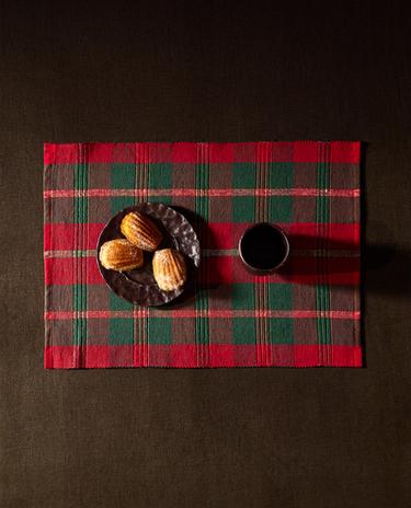 SET OF CHRISTMAS TARTAN PLACEMATS (SET OF 2)