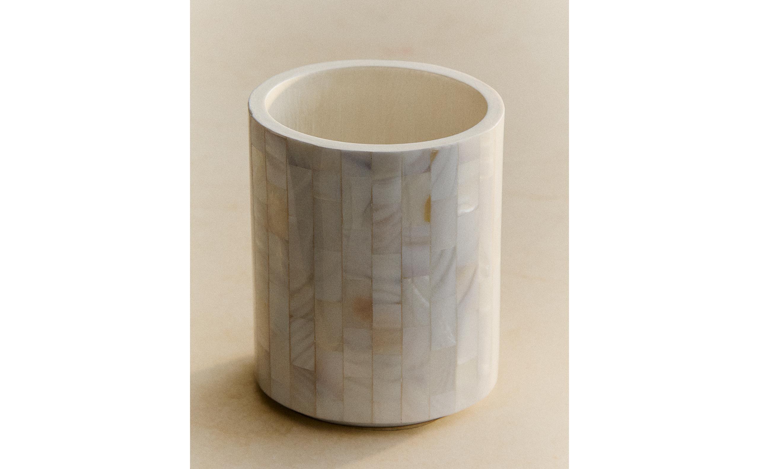 MOTHER-OF-PEARL BATHROOM SET product thumbnail 17