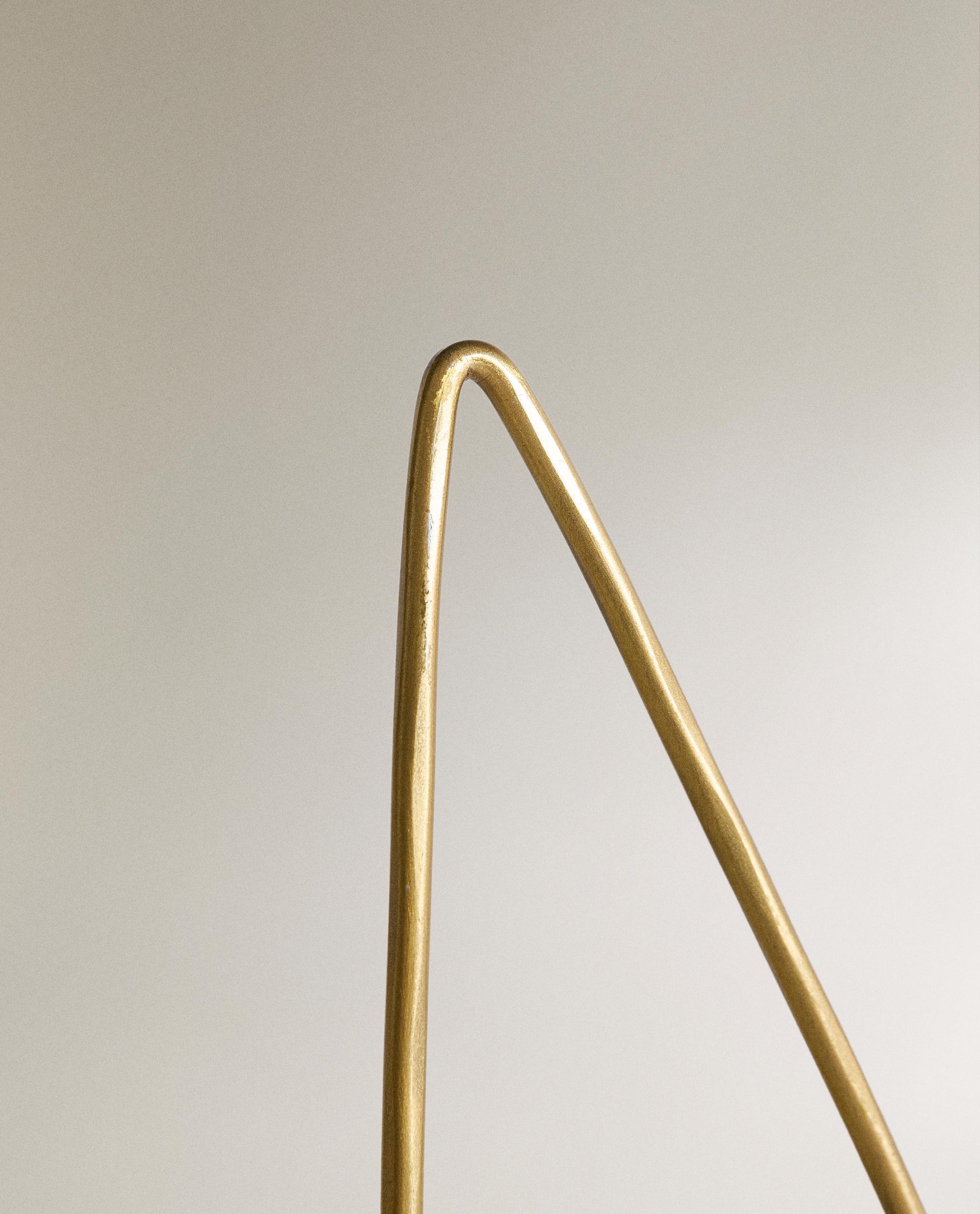 GOLDEN METAL DISPLAY STAND product thumbnail 2