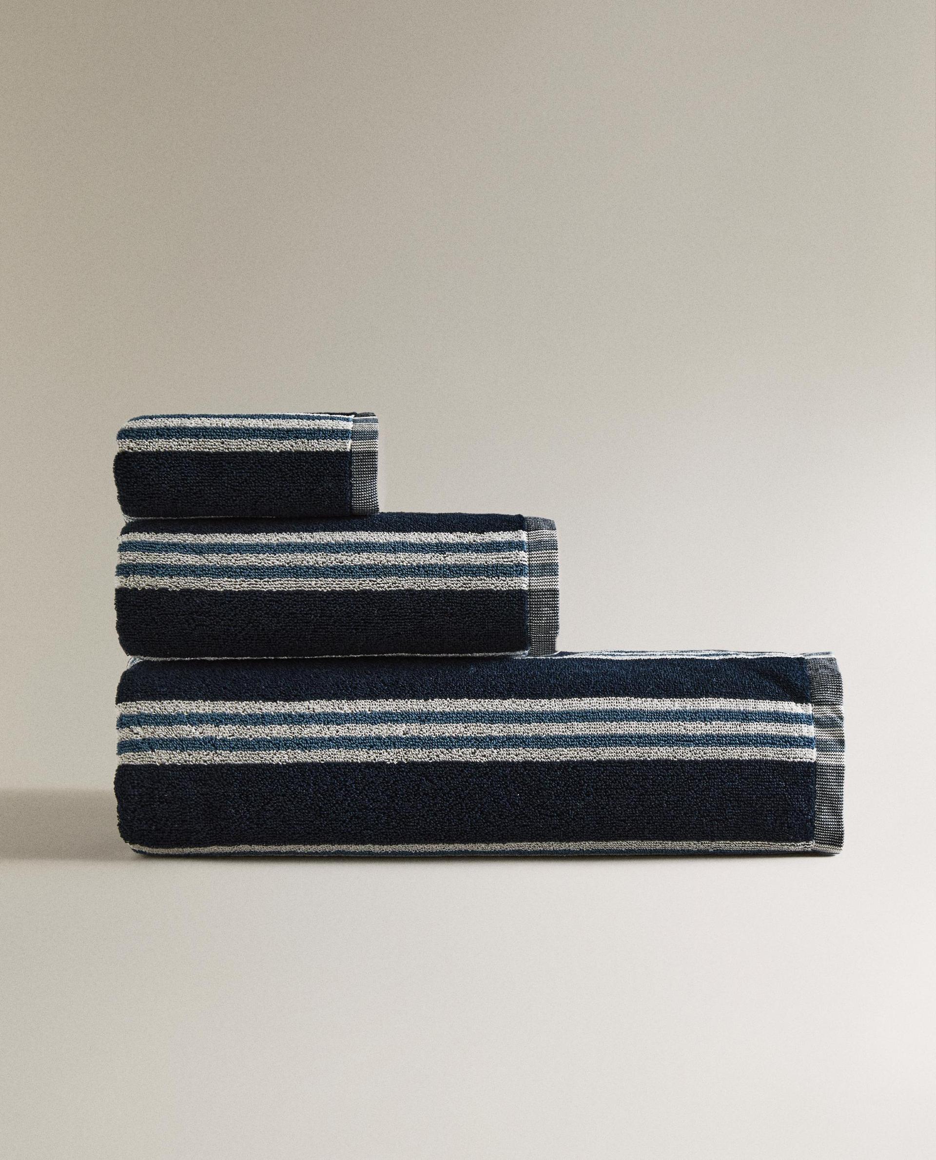 IRREGULAR STRIPED BATH TOWEL IRREGULAR STRIPED BATH TOWEL