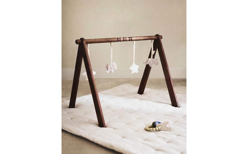 PORTIQUE D'ACTIVITÉS BÉBÉ EN BOIS DE FRÊNE PORTIQUE D'ACTIVITÉS BÉBÉ EN BOIS DE FRÊNE