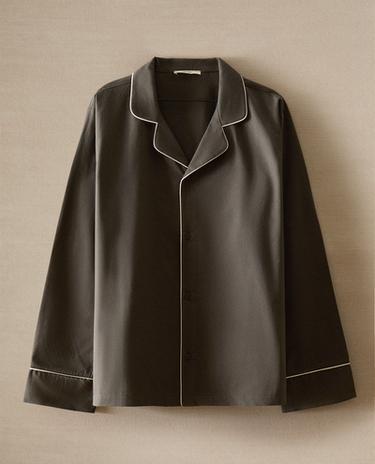 قميص من نسيج البوبلين