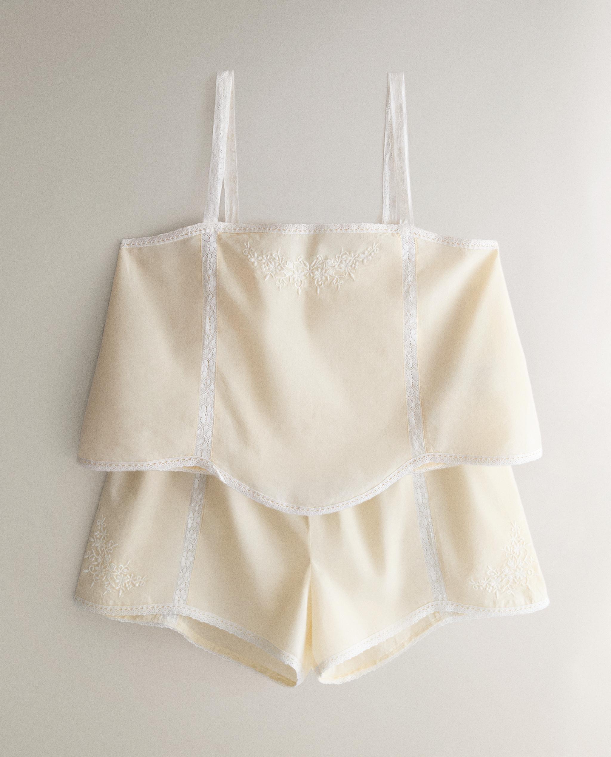 EMBROIDERED COTTON SHORTS WITH LACE product thumbnail 6