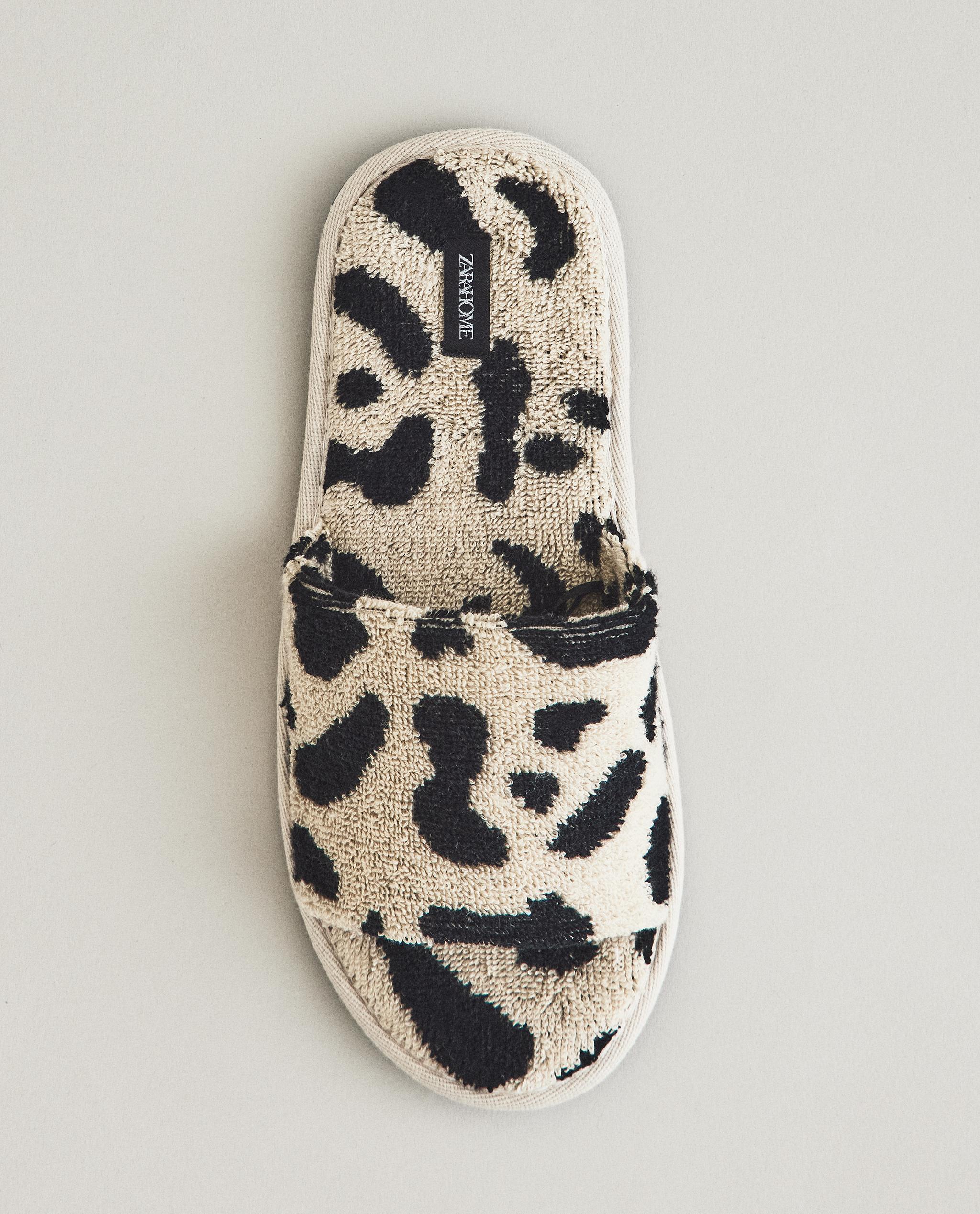 ANIMAL PRINT TERRY SLIDER SLIPPERS product thumbnail 9