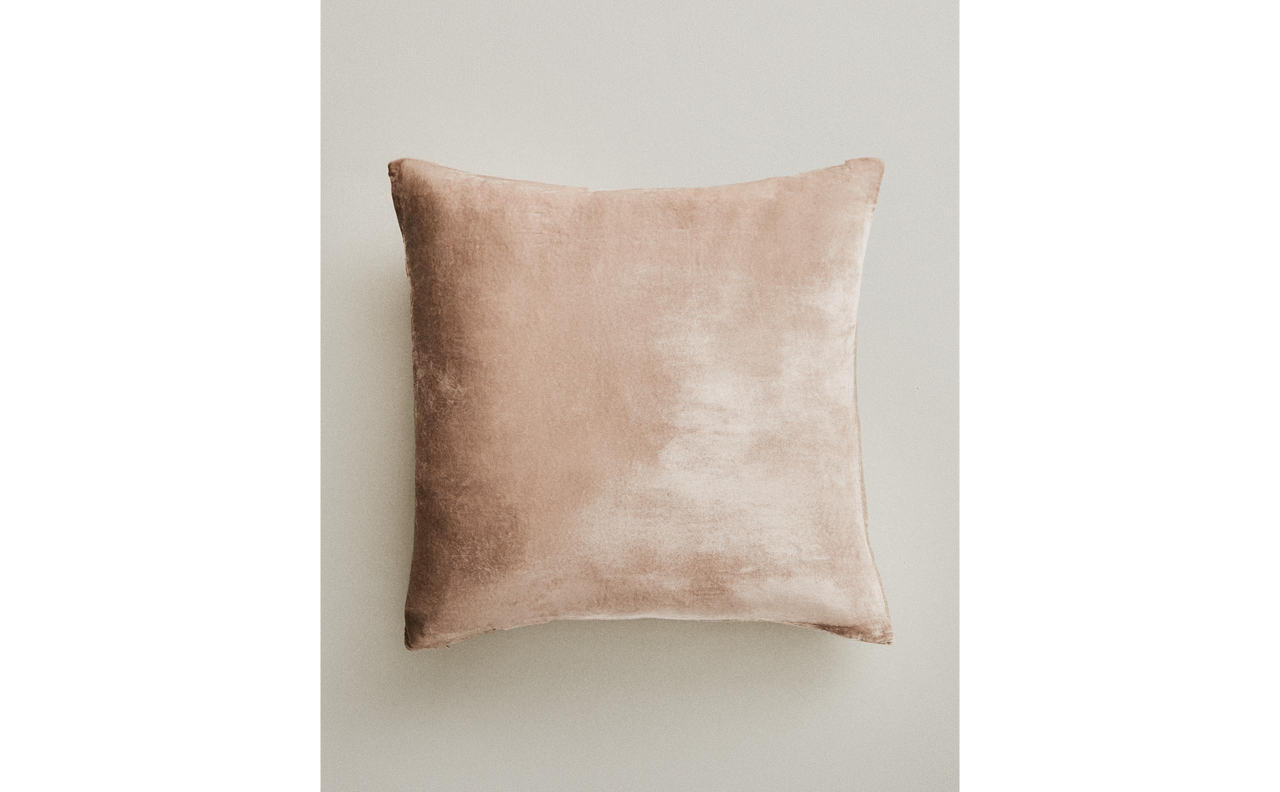 VELVET CUSHION COVER product thumbnail 6