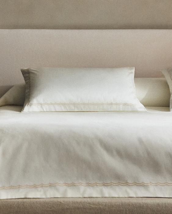 COTTON SATEEN DUVET COVER WITH TRIM (300 THREAD COUNT)