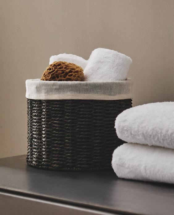 ROUND BASKET WITH COTTON LINING ROUND BASKET WITH COTTON LINING