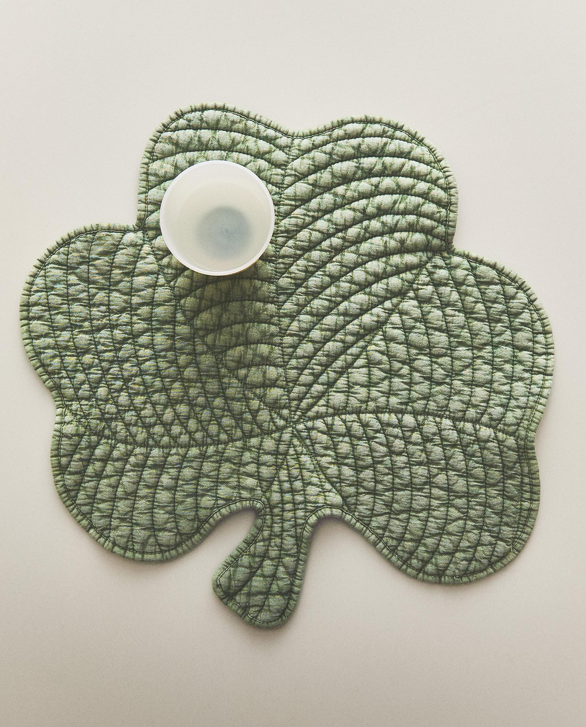 QUILTED CLOVER PLACEMAT product thumbnail 6