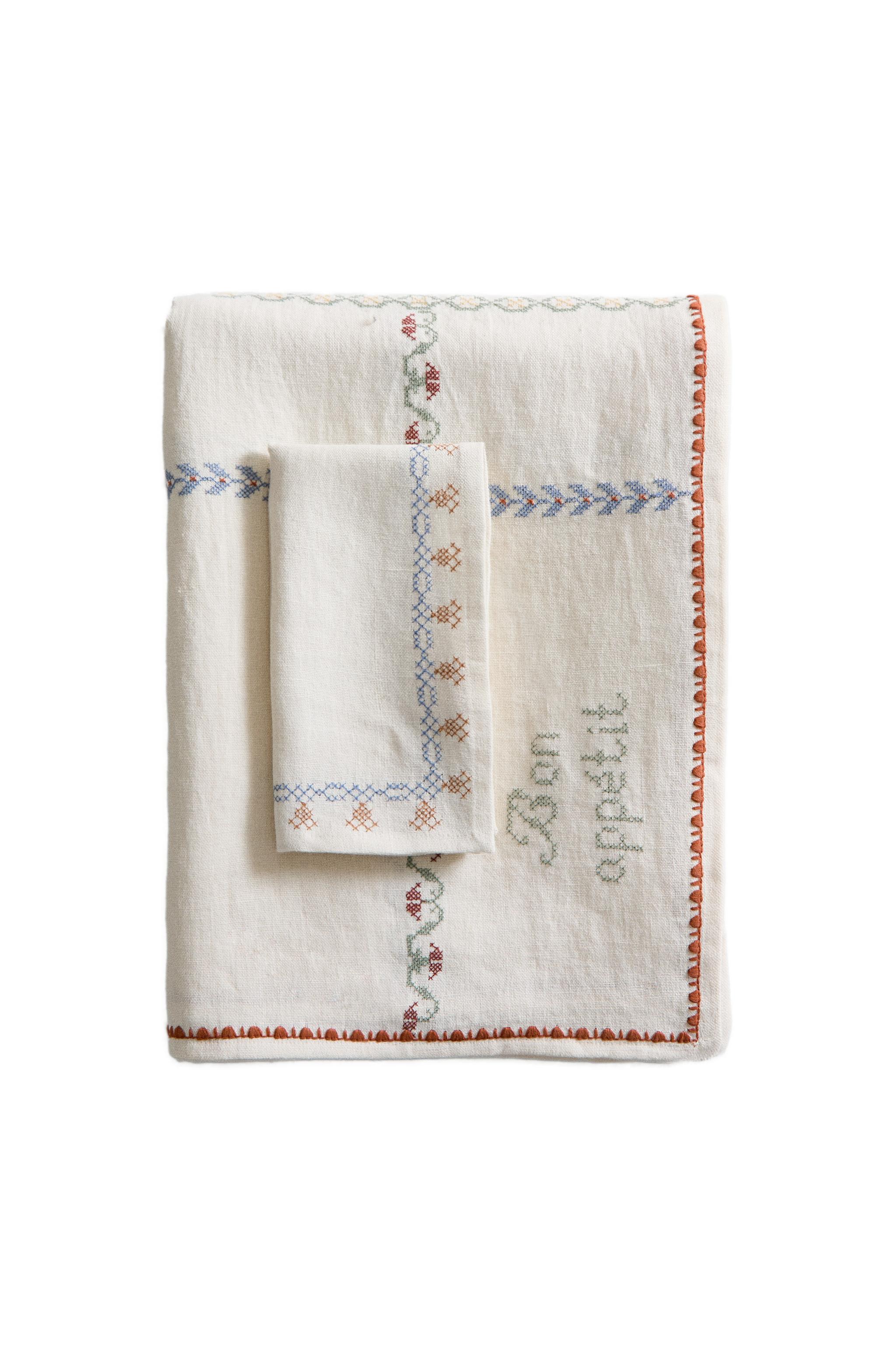 クロスステッチ リネンテーブルクロス | Zara Home 日本/Japan