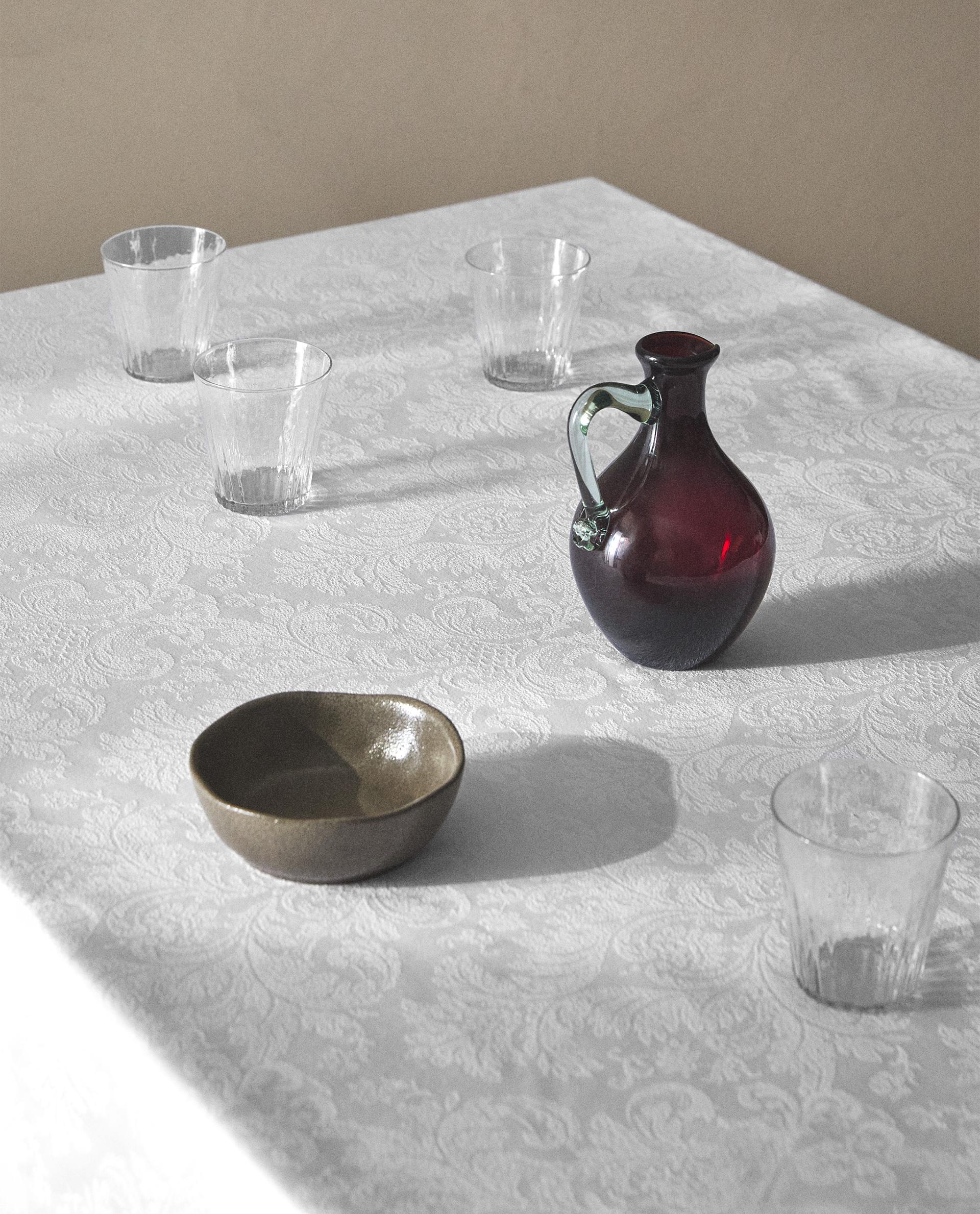 RESIN-COATED COTTON TABLECLOTH RESIN-COATED COTTON TABLECLOTH