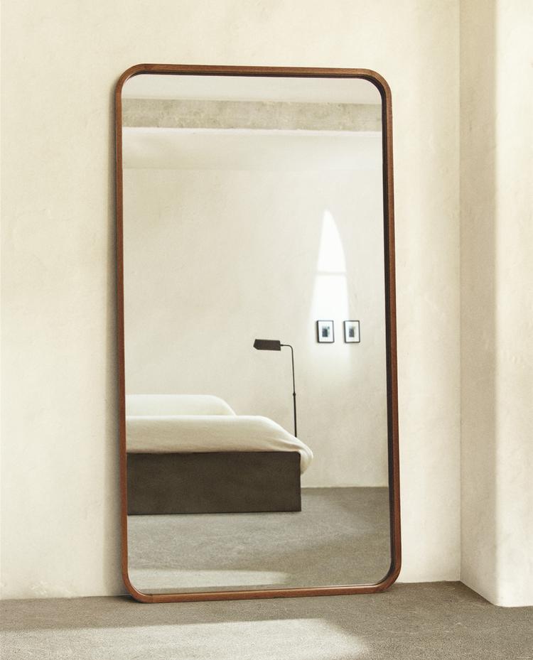 LARGE ROUND FULL LENGTH MIRROR WITH FRAME