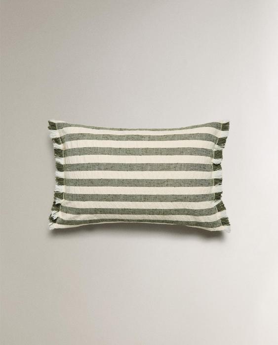 غلاف وسادة مخطط غلاف وسادة مخطط