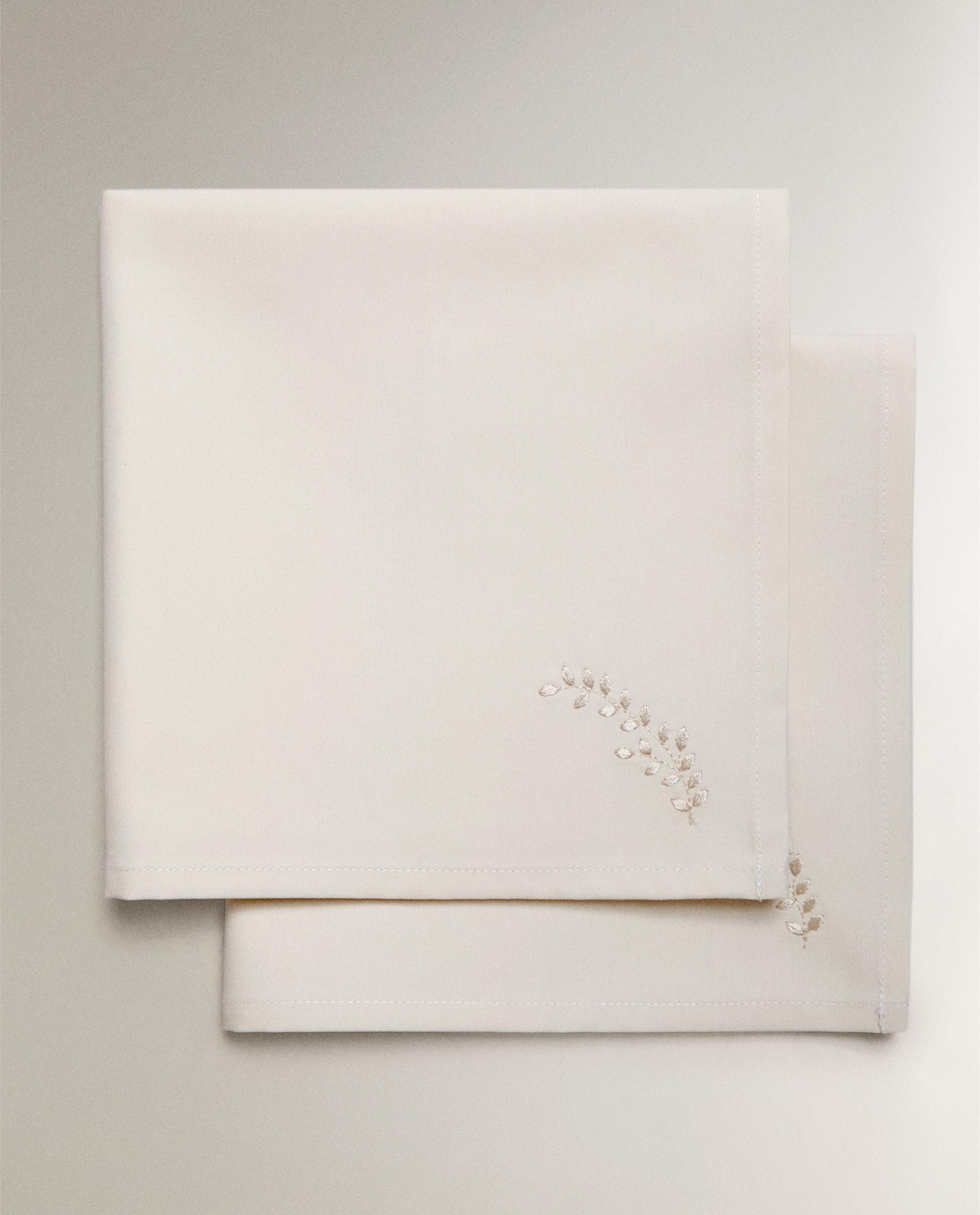 PACK OF PLANT EMBROIDERY NAPKINS (PACK OF 2) product thumbnail 5