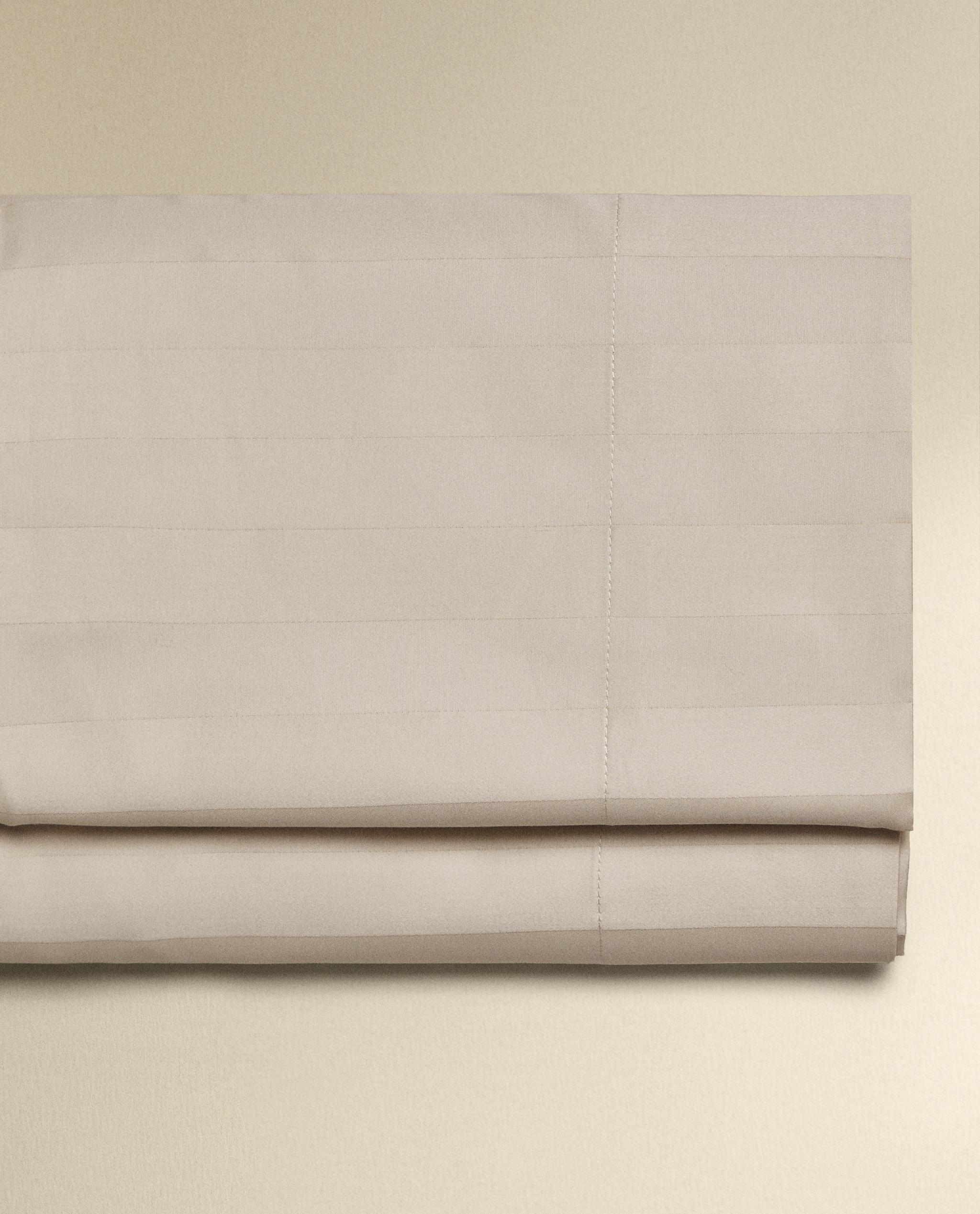 サテン ストライプ フラットシーツ (500スレッドカウント) | Zara Home