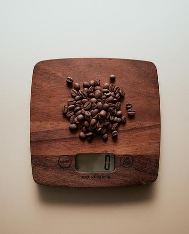 WOODEN KITCHEN SCALE