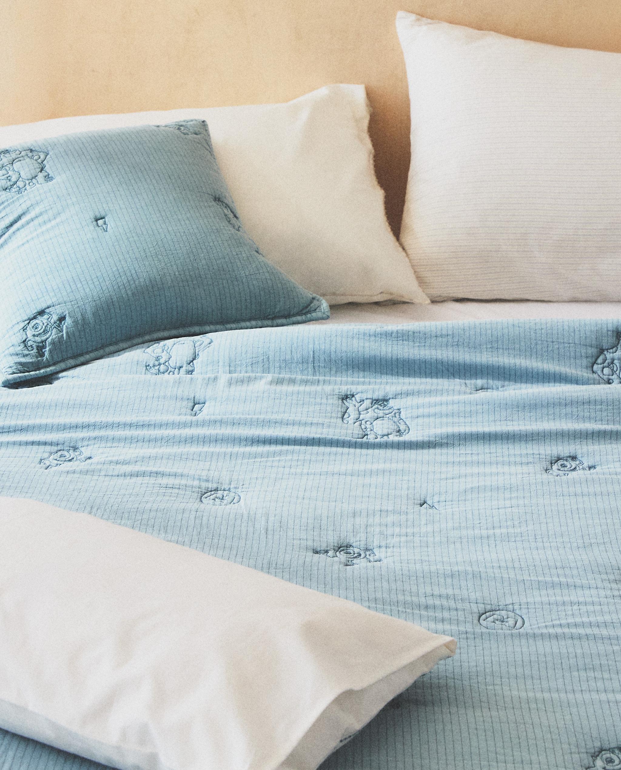 KIDS’ MONSTERS, INC. ©DISNEY/PIXAR QUILTED BEDSPREAD