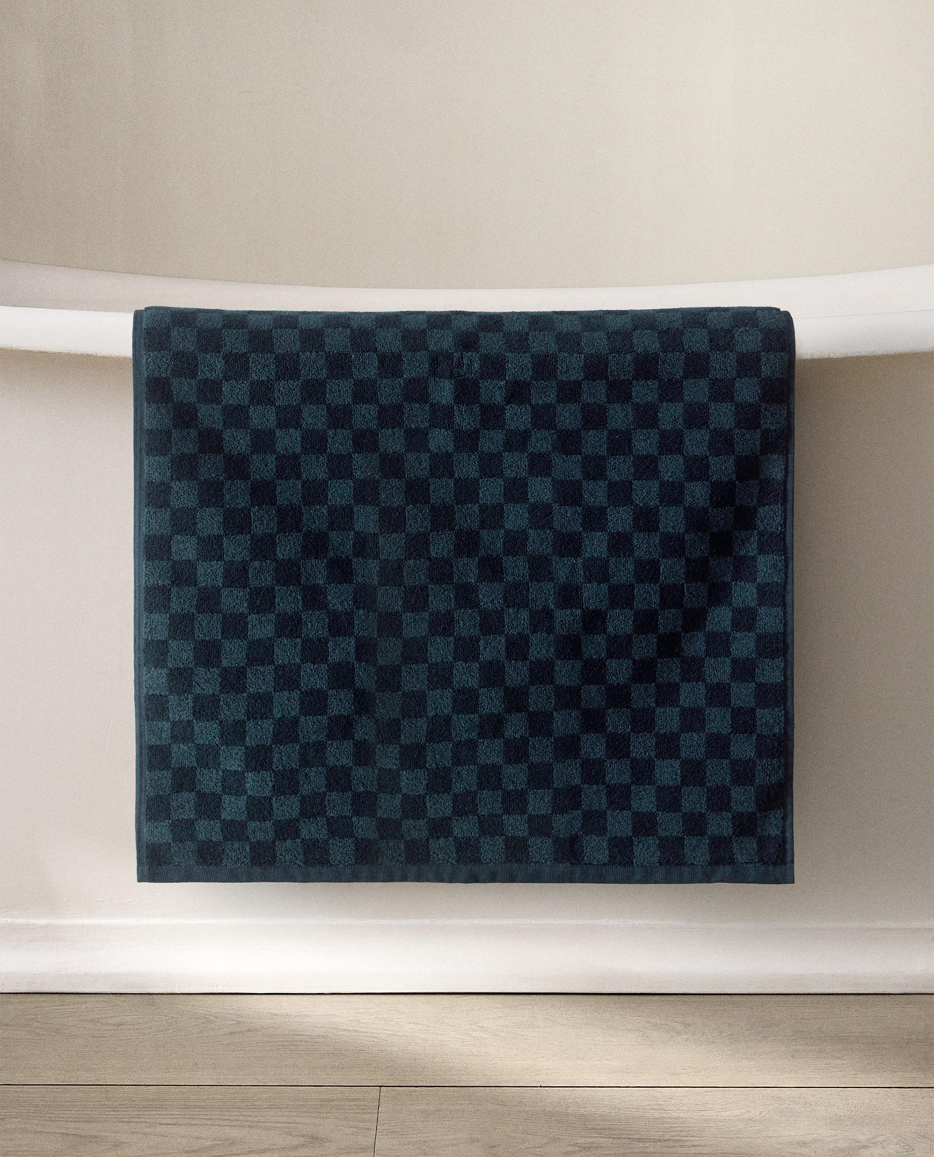 TAPETE DE BANHO EM XADREZ TAPETE DE BANHO EM XADREZ