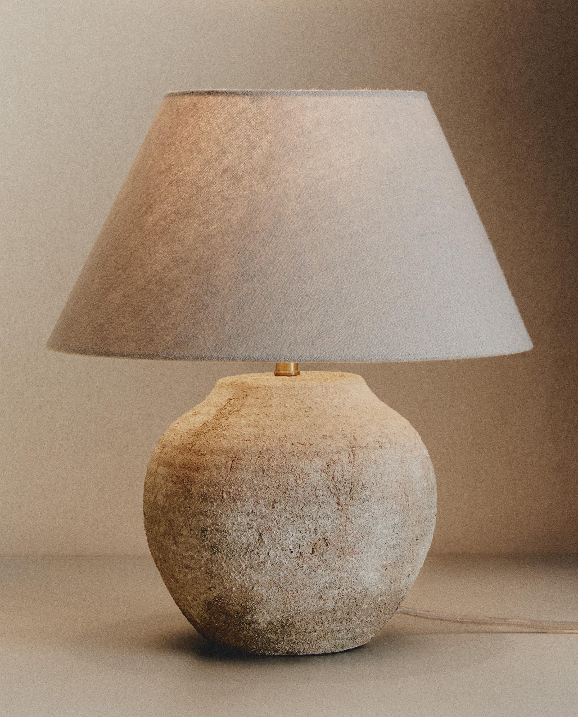 AGED CERAMIC TABLE LAMP