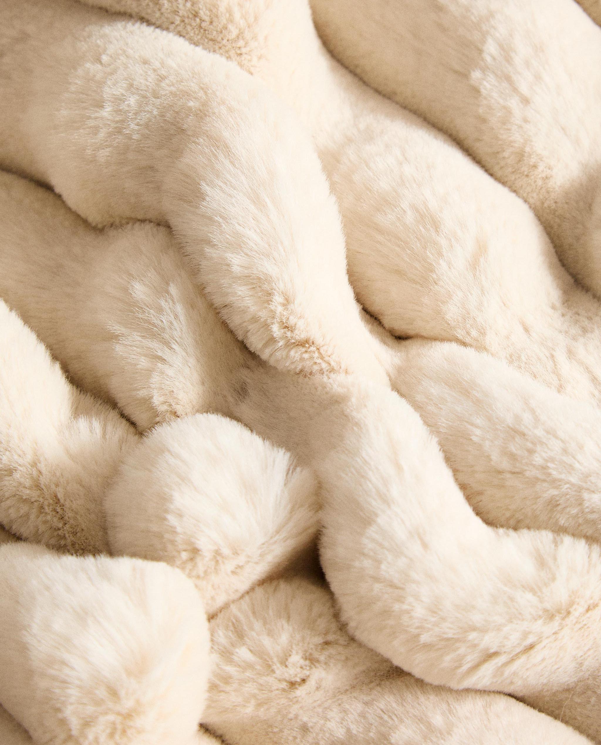 テクスチャー フェイクファー ブランケット | Zara Home 日本/Japan