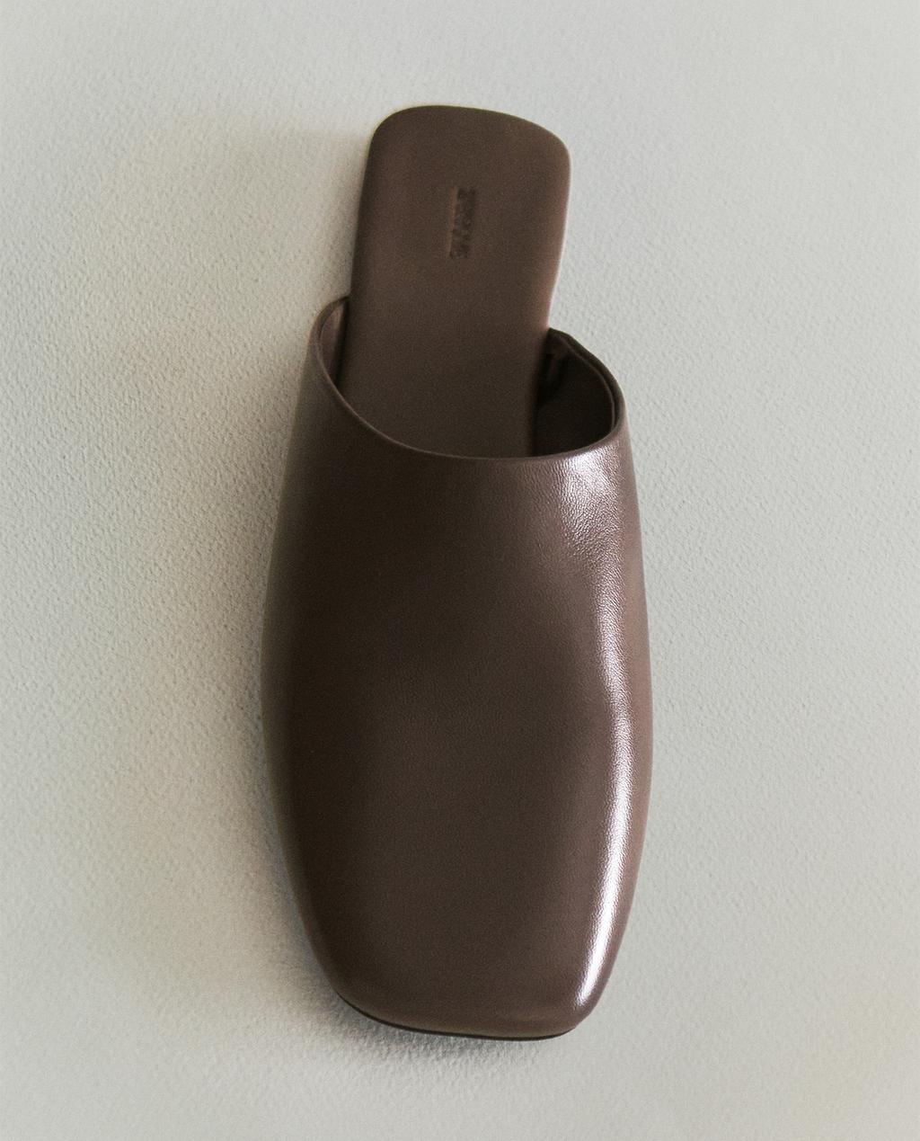 MULES CUIR BOUT CARRÉ