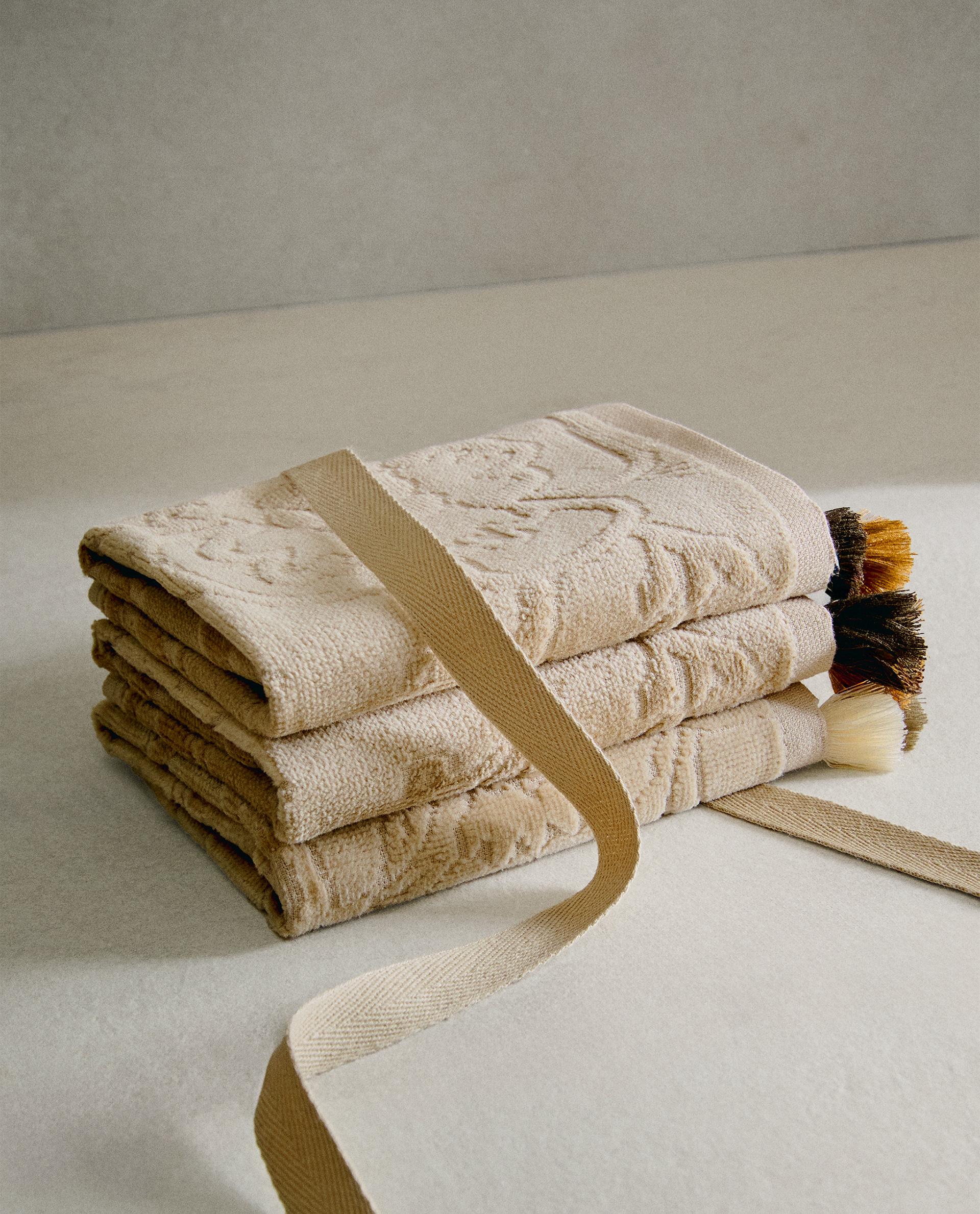 Jacquard Towel Towels Zara Home PALM TREE EMBROIDERY BATH TOWEL