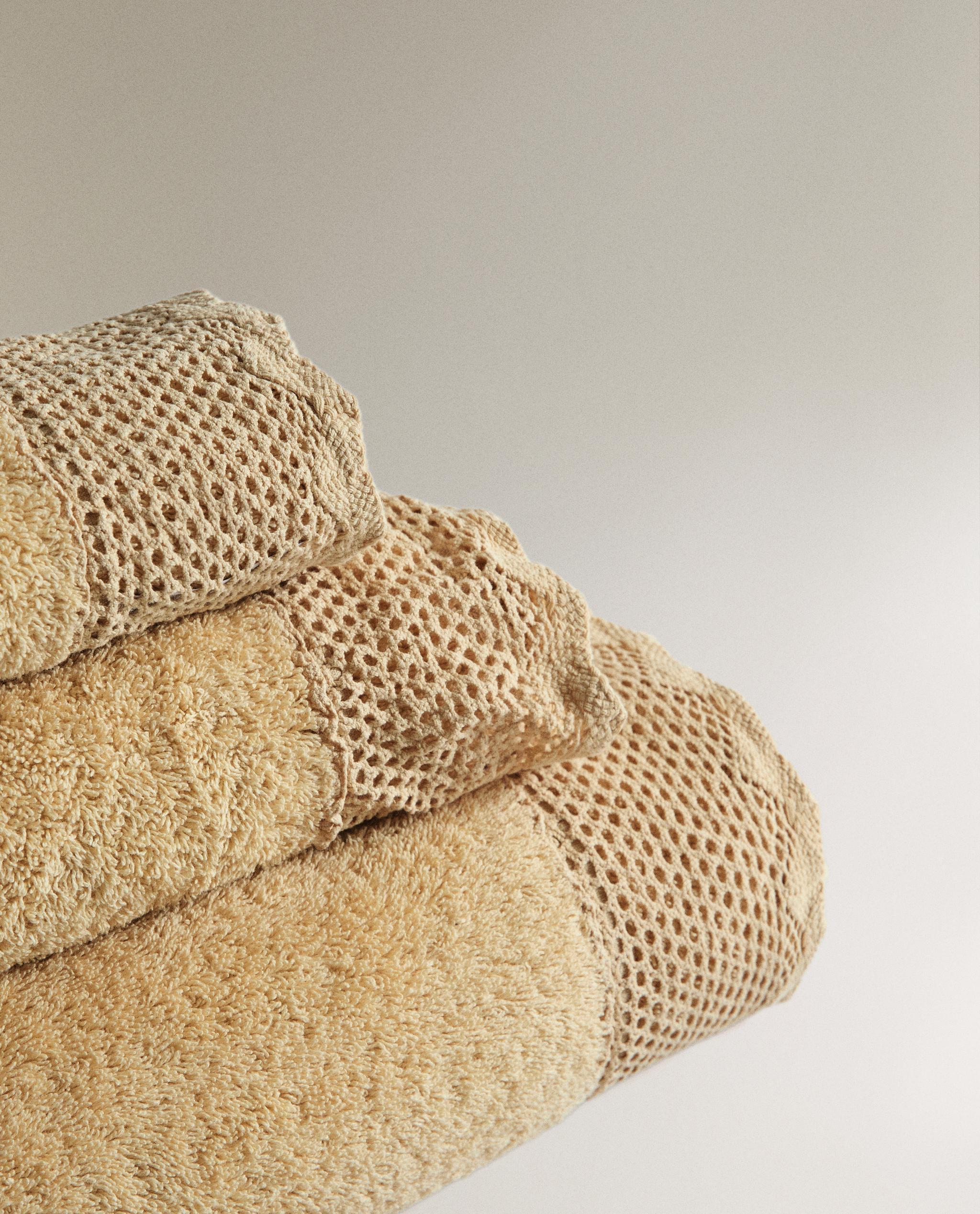 BATH TOWEL WITH LACE TRIM product thumbnail 5