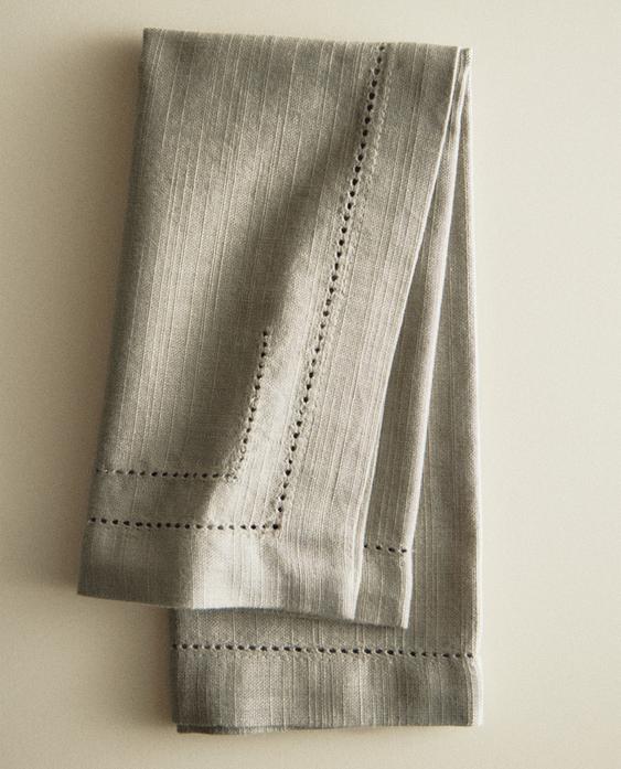 CONJUNTO DE GUARDANAPOS DE ALGODÃO COM ELEMENTO DECORATIVO (CONJUNTO DE 2) CONJUNTO DE GUARDANAPOS DE ALGODÃO COM ELEMENTO DECORATIVO (CONJUNTO DE 2)