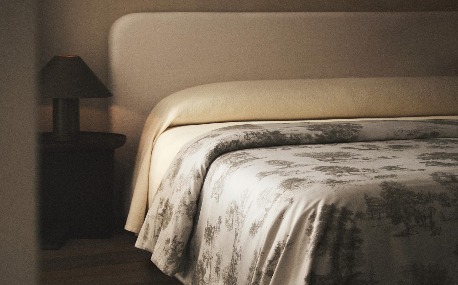 SATEEN DUVET COVER WITH PRINT (300 THREAD COUNT) SATEEN DUVET COVER WITH PRINT (300 THREAD COUNT)