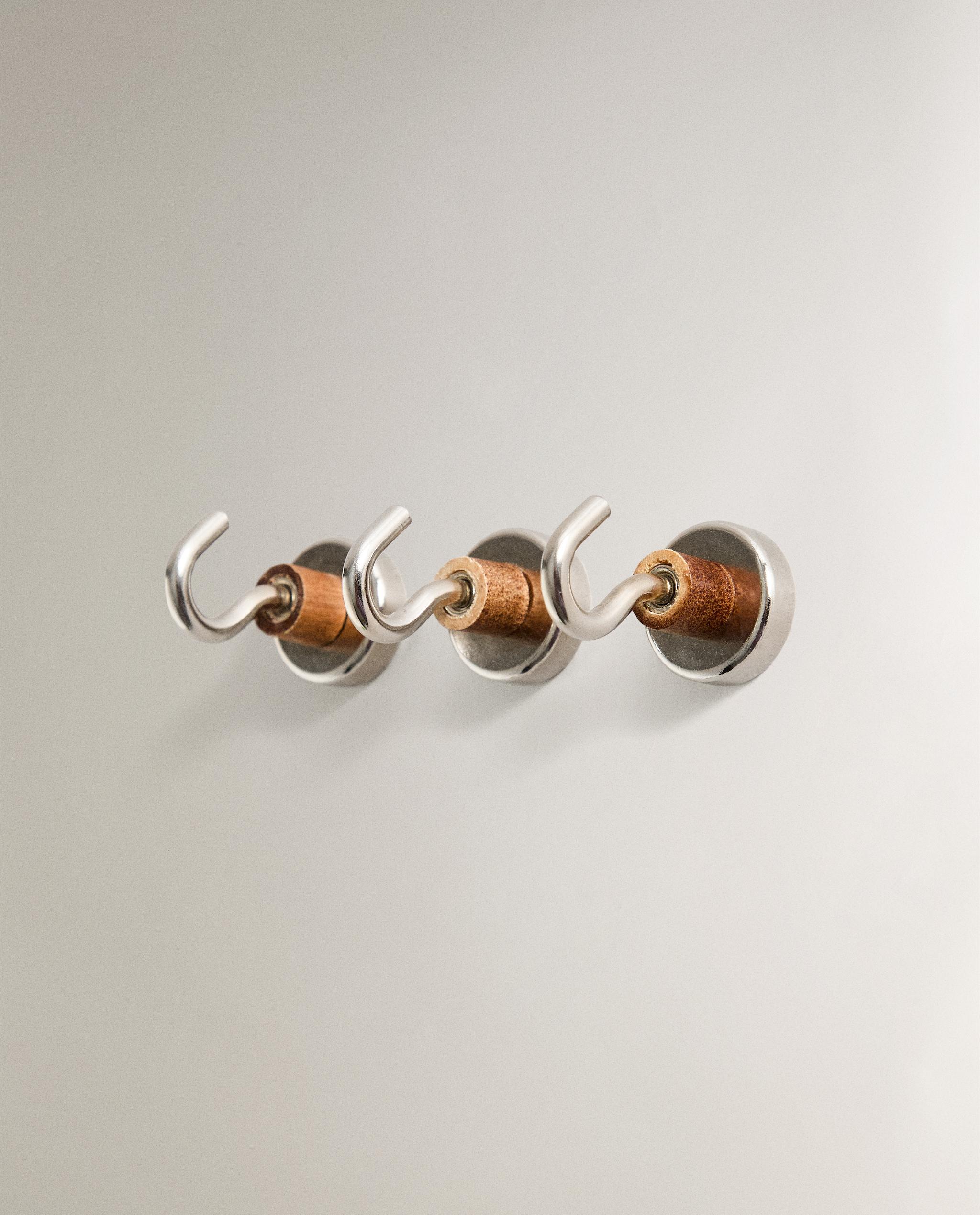 3-PACK OF MAGNETIC HOOKS product thumbnail 3