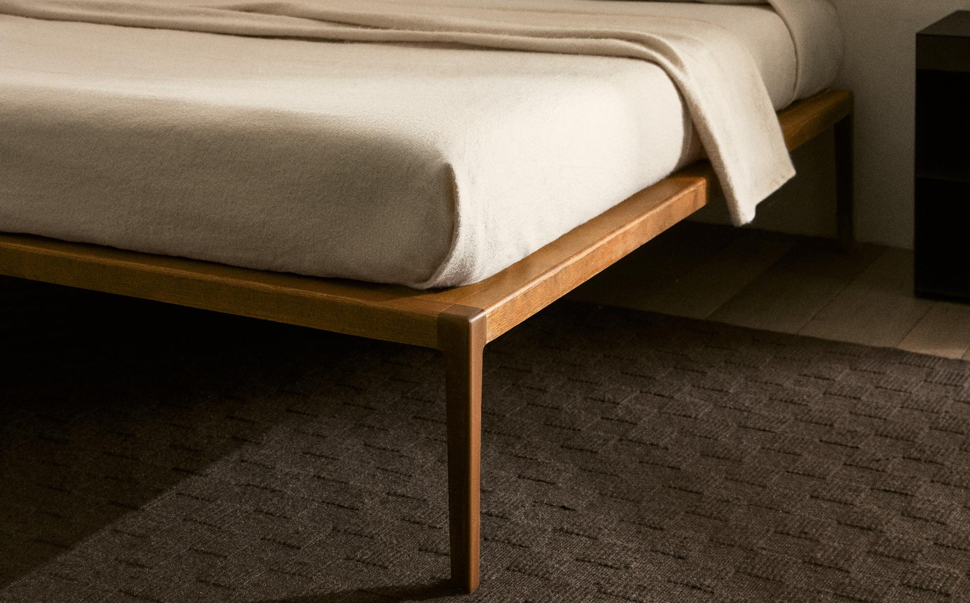 ESTRUTURA DE CAMA DE MADEIRA