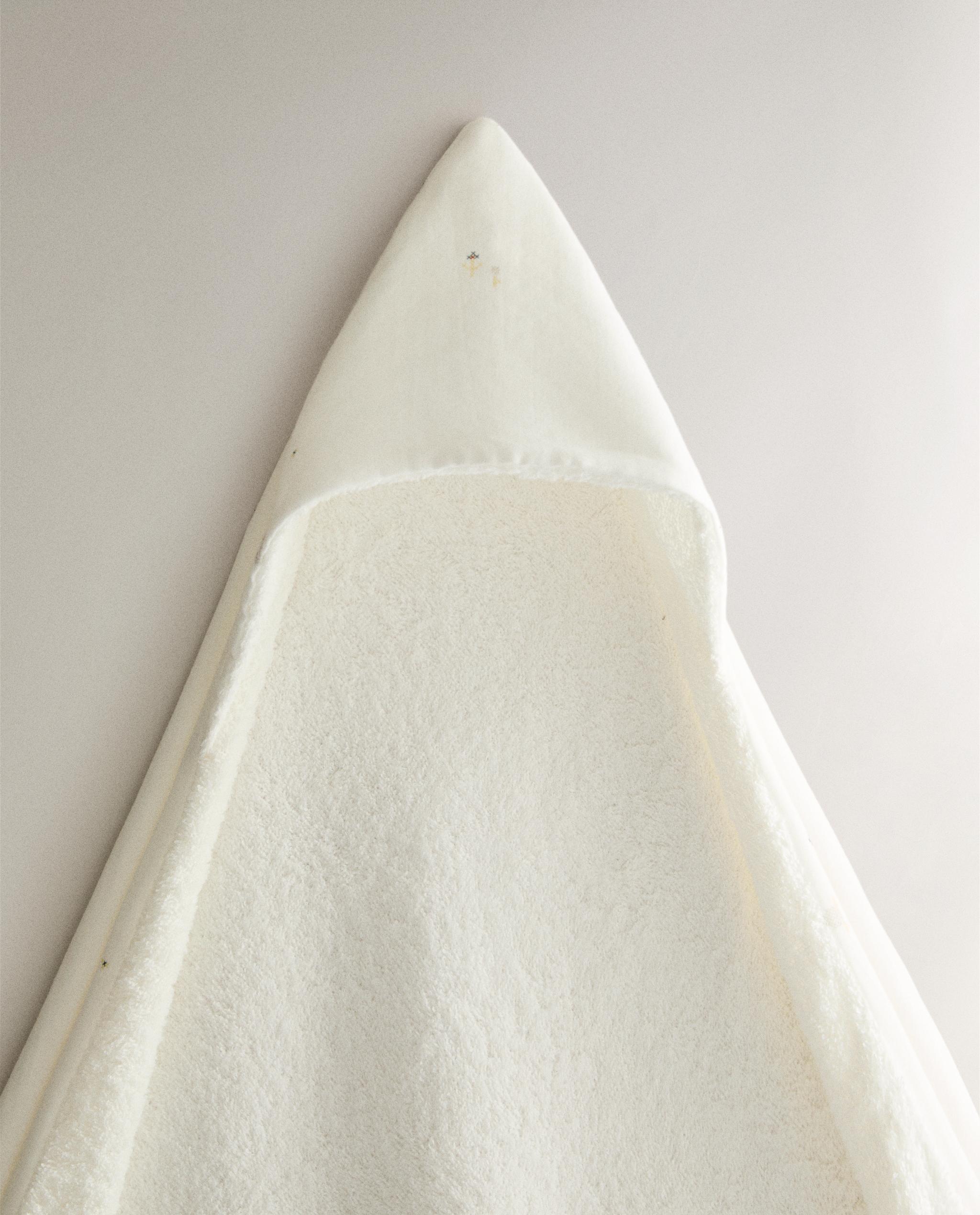 HOODED MUSLIN BABY BATH TOWEL WITH RABBITS product thumbnail 3