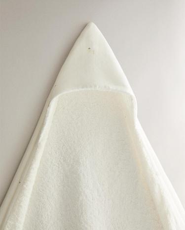 EMBROIDERED MUSLIN HOODED BABY TOWEL