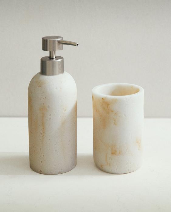 MARBLE-EFFECT BATHROOM SET